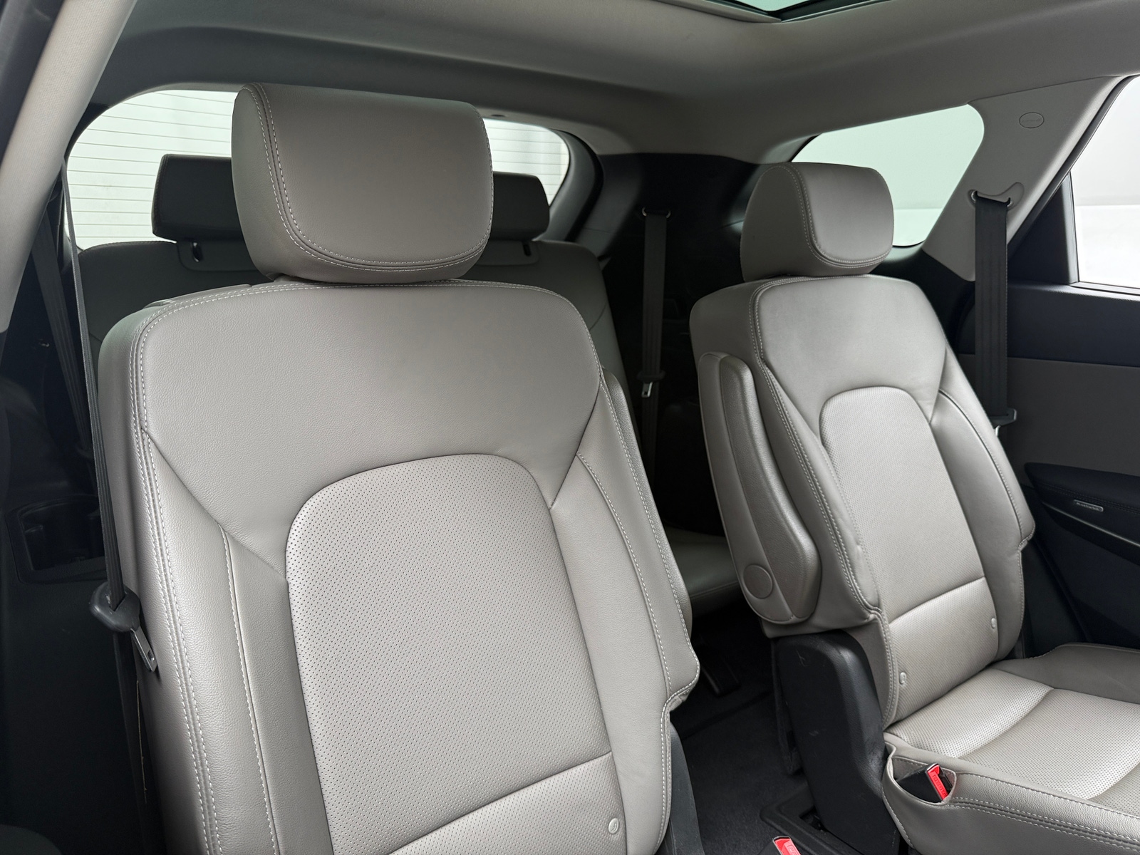 Thumbnail: 2017 Hyundai Santa Fe - 5