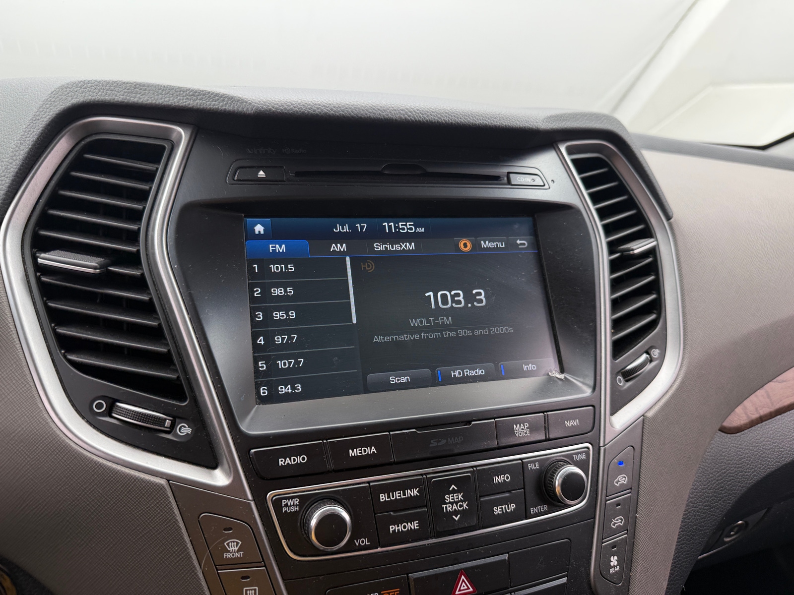 Thumbnail: 2017 Hyundai Santa Fe - 3