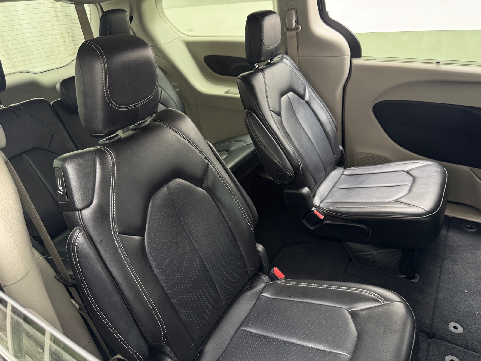 Thumbnail: 2023 Chrysler Pacifica - 6
