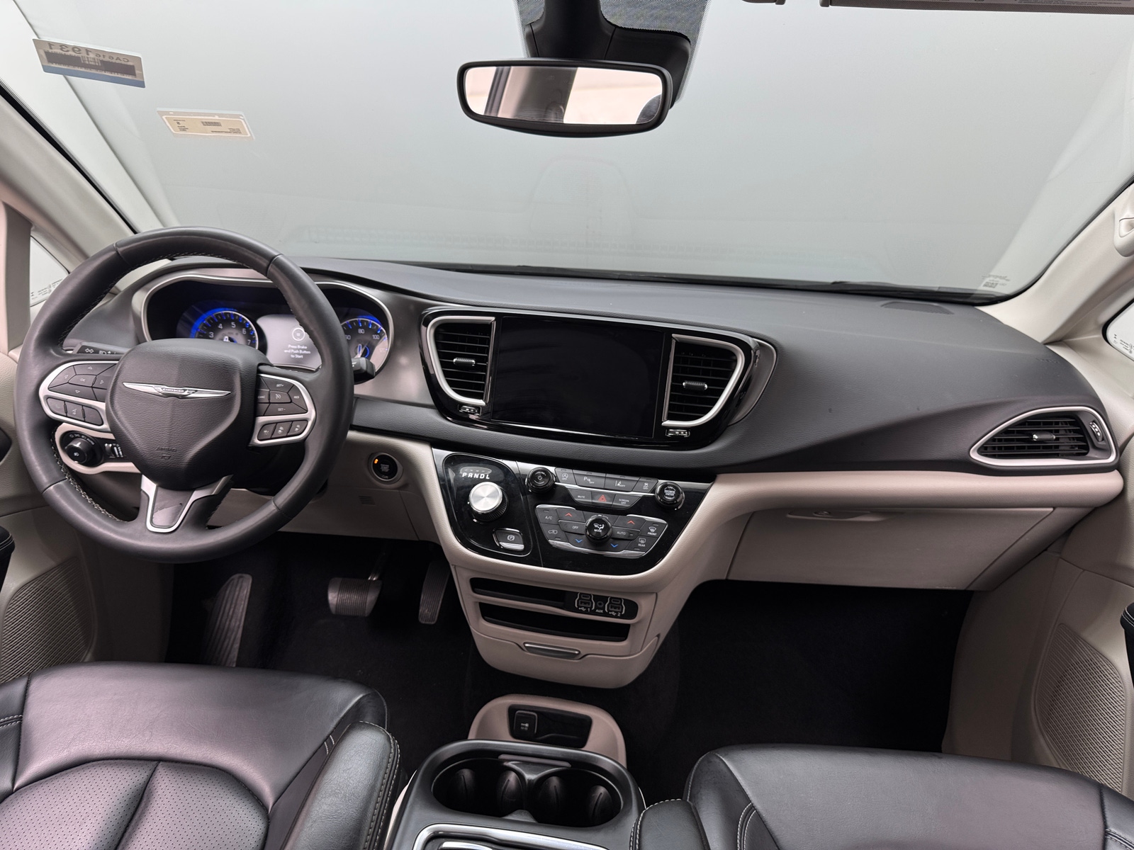 Thumbnail: 2023 Chrysler Pacifica - 3