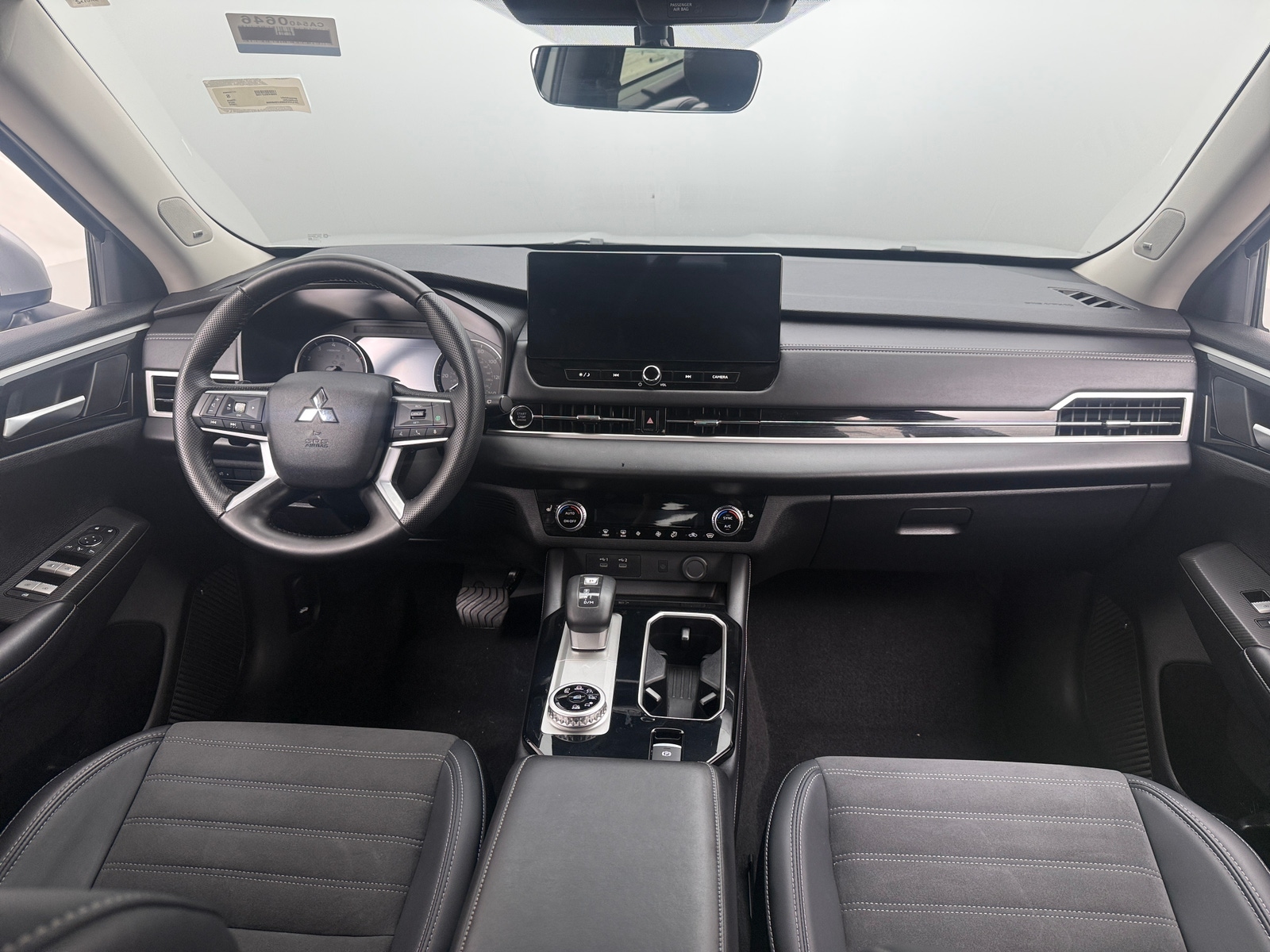 Thumbnail: 2025 Mitsubishi Outlander - 2