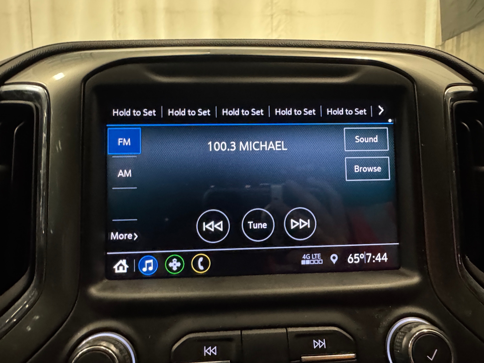 Thumbnail: 2020 Chevrolet Silverado 1500 - 4