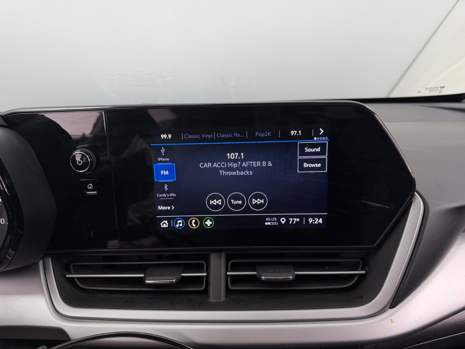 Thumbnail: 2025 Chevrolet Trax - 4