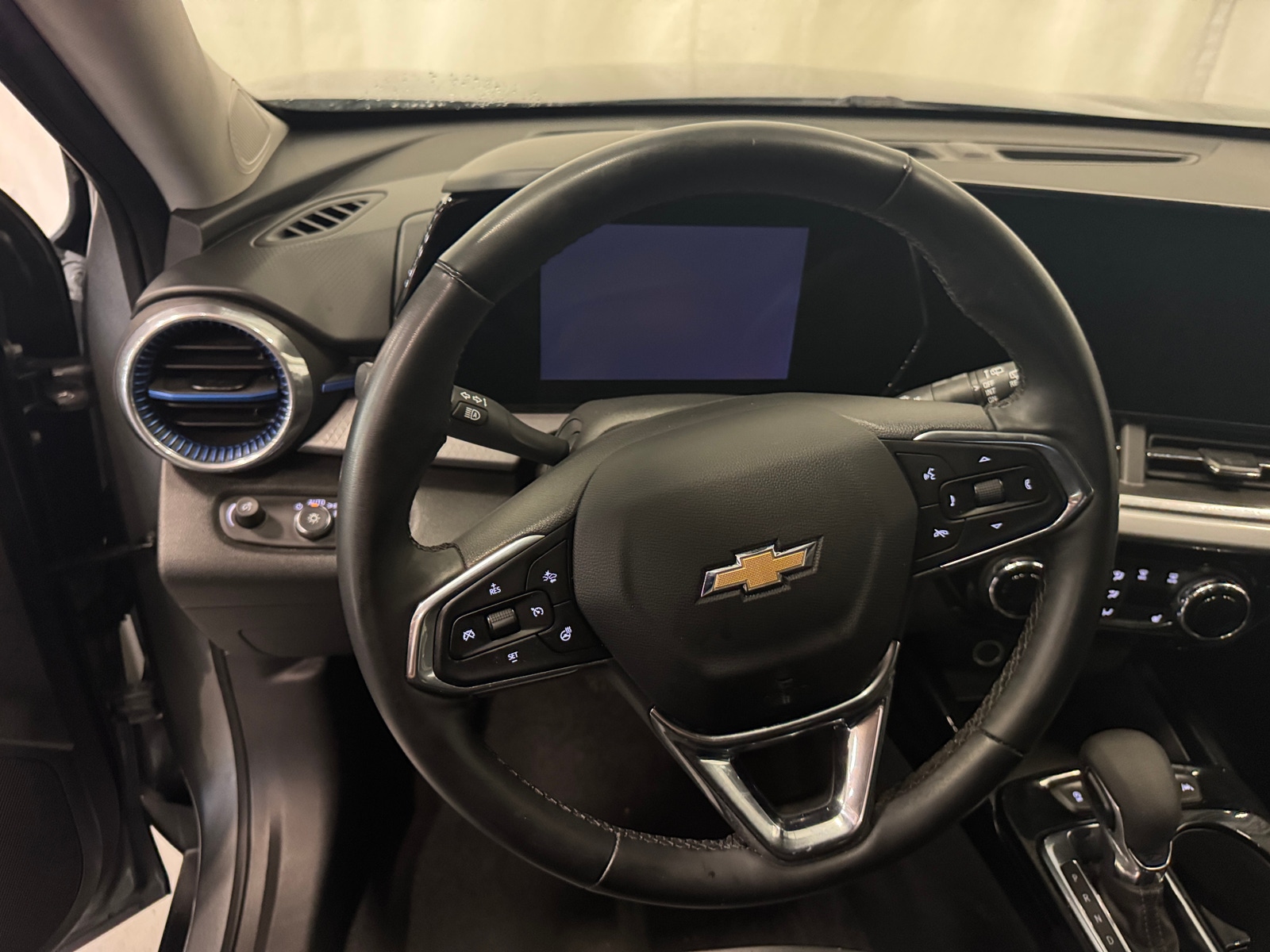 Thumbnail: 2025 Chevrolet Trax - 5