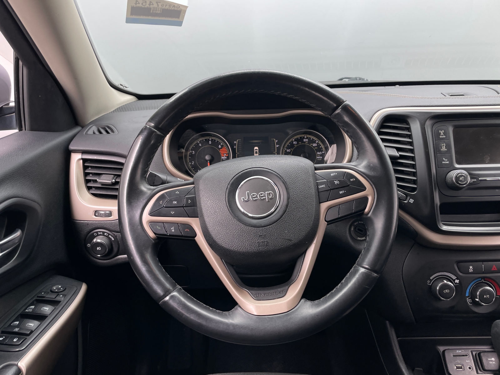 Thumbnail: 2018 Jeep Cherokee - 5