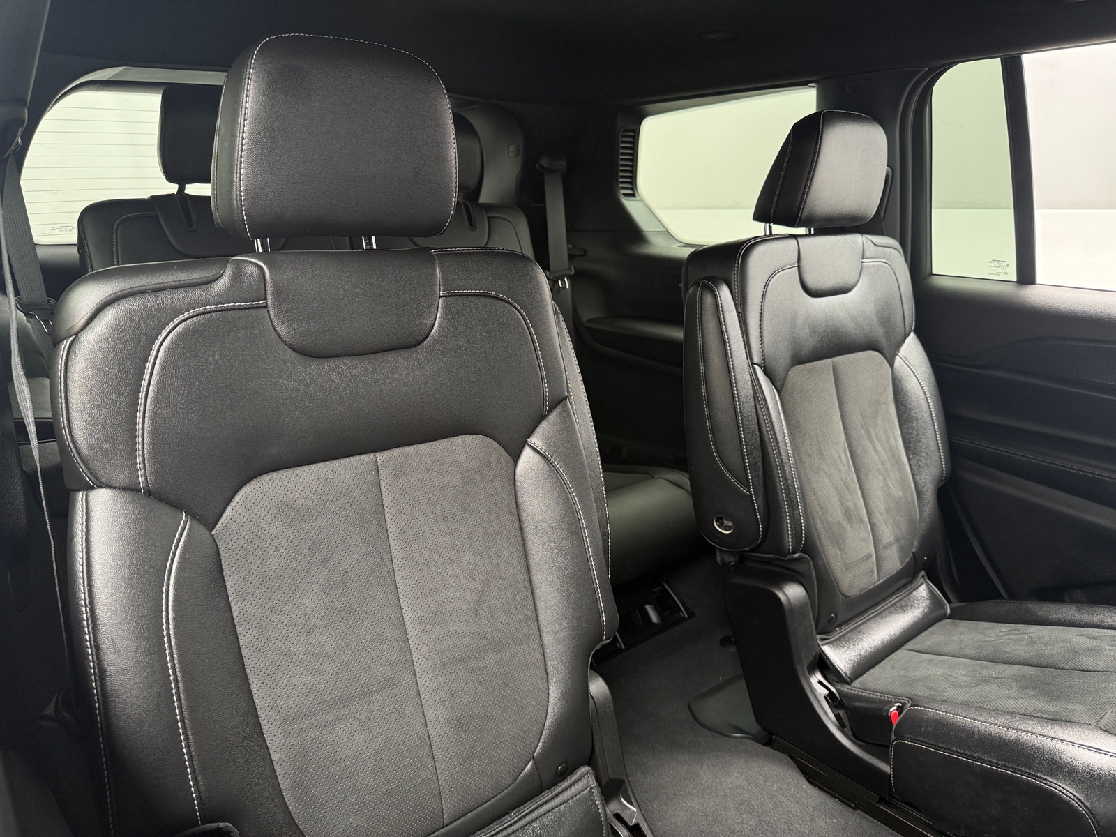 Thumbnail: 2024 Jeep Grand Cherokee L - 6