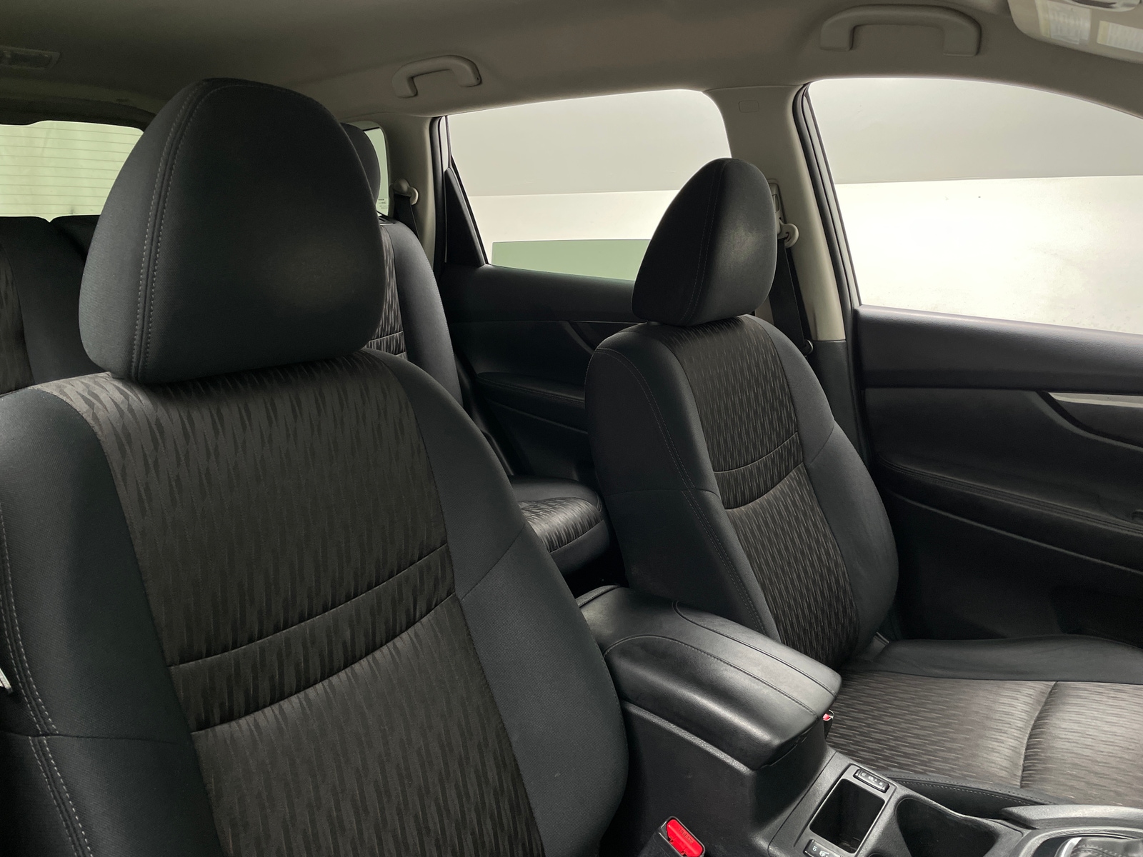 Thumbnail: 2017 Nissan Rogue - 2