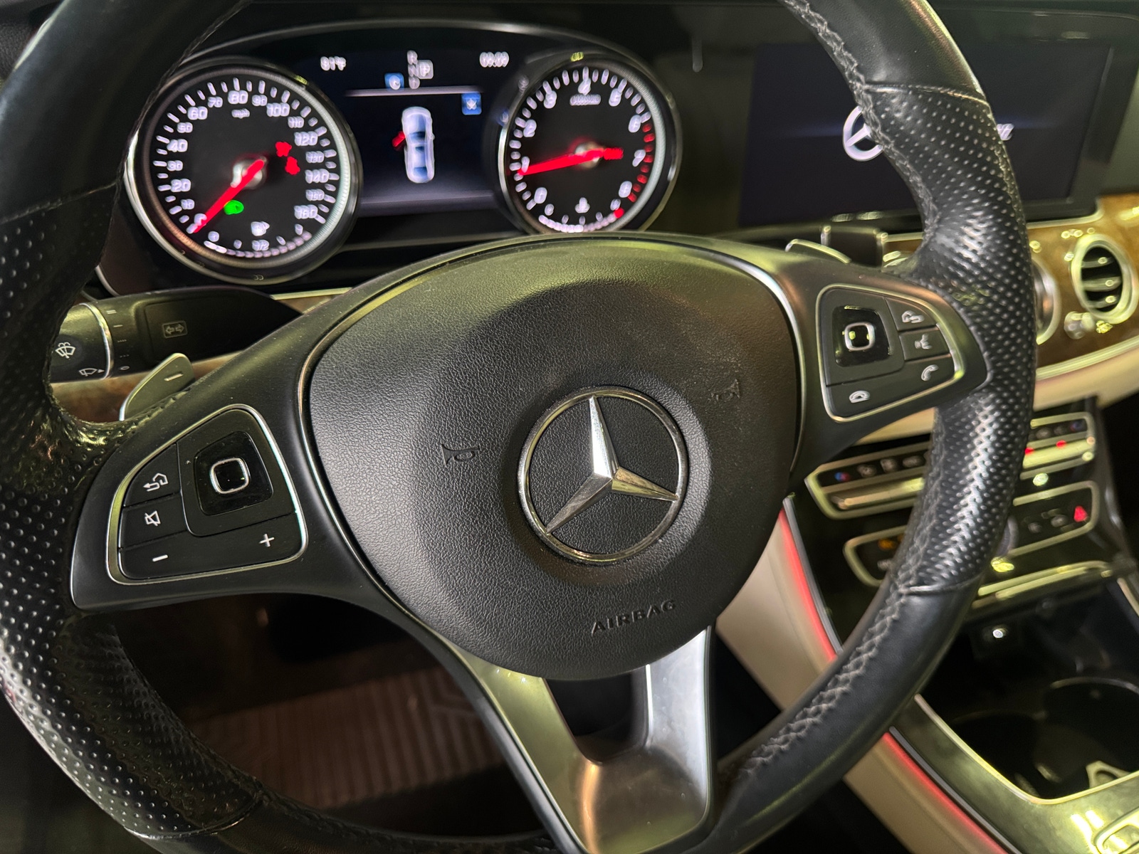 Thumbnail: 2018 Mercedes-Benz E-Class - 4