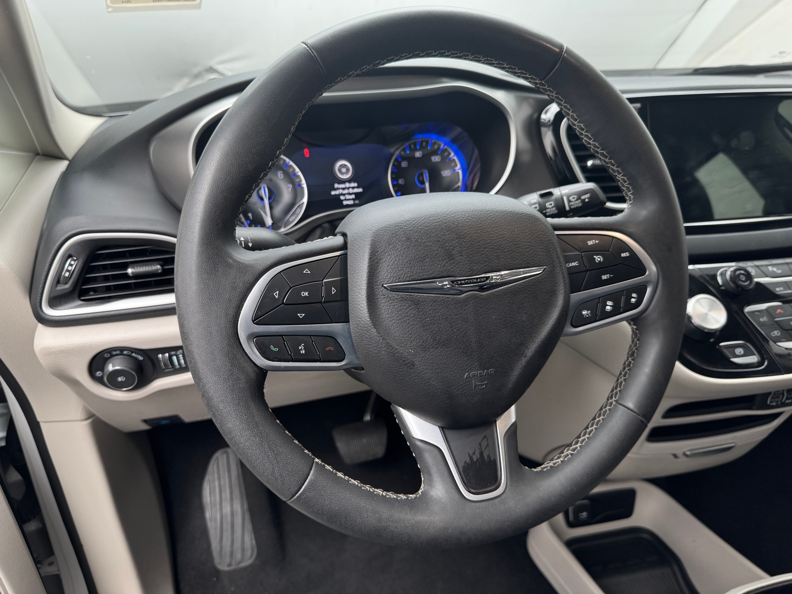 Thumbnail: 2024 Chrysler Pacifica - 4