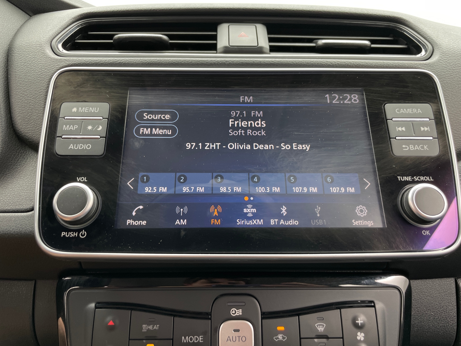 Thumbnail: 2024 Nissan Leaf - 4