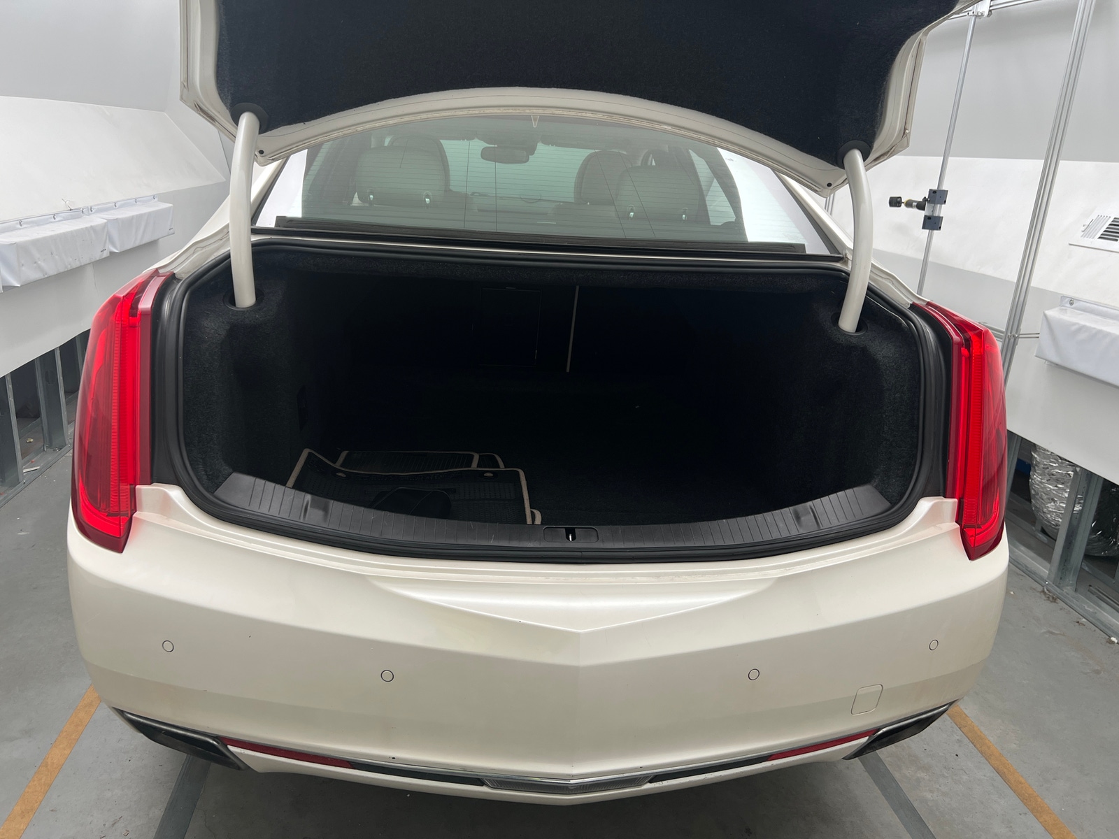 Thumbnail: 2013 Cadillac XTS - 6