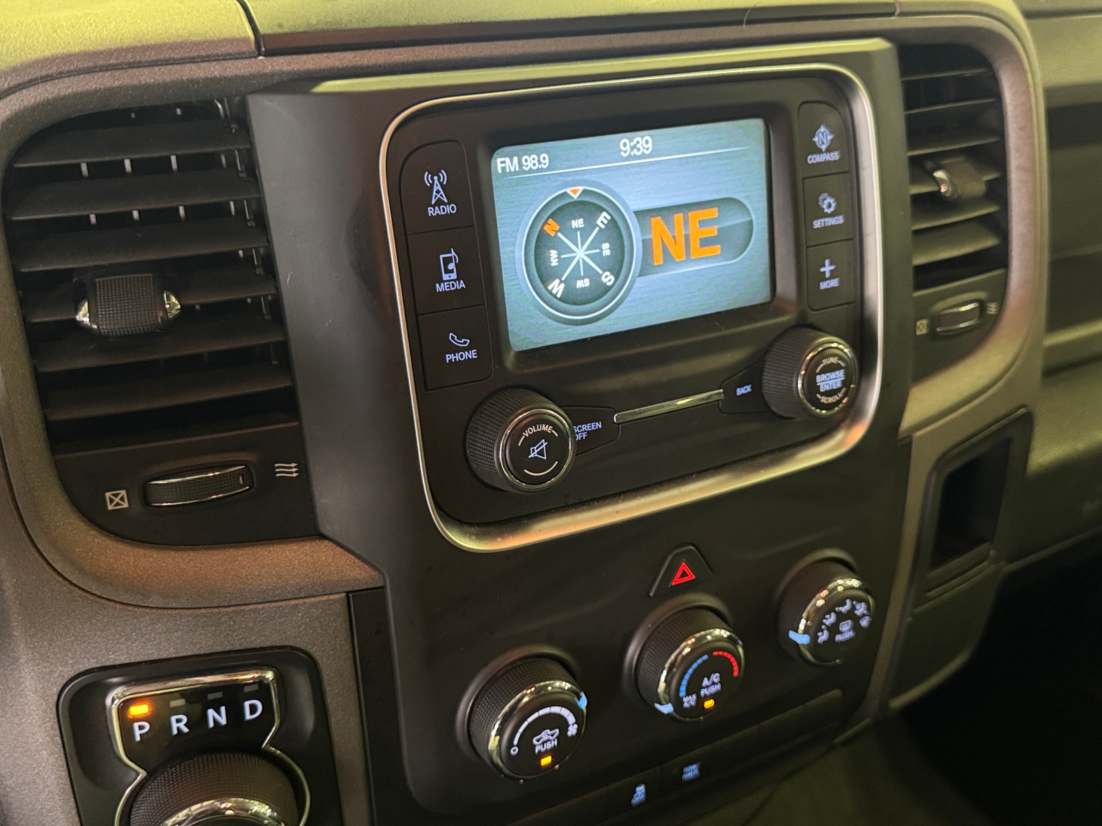 Thumbnail: 2019 RAM 1500 Classic - 4