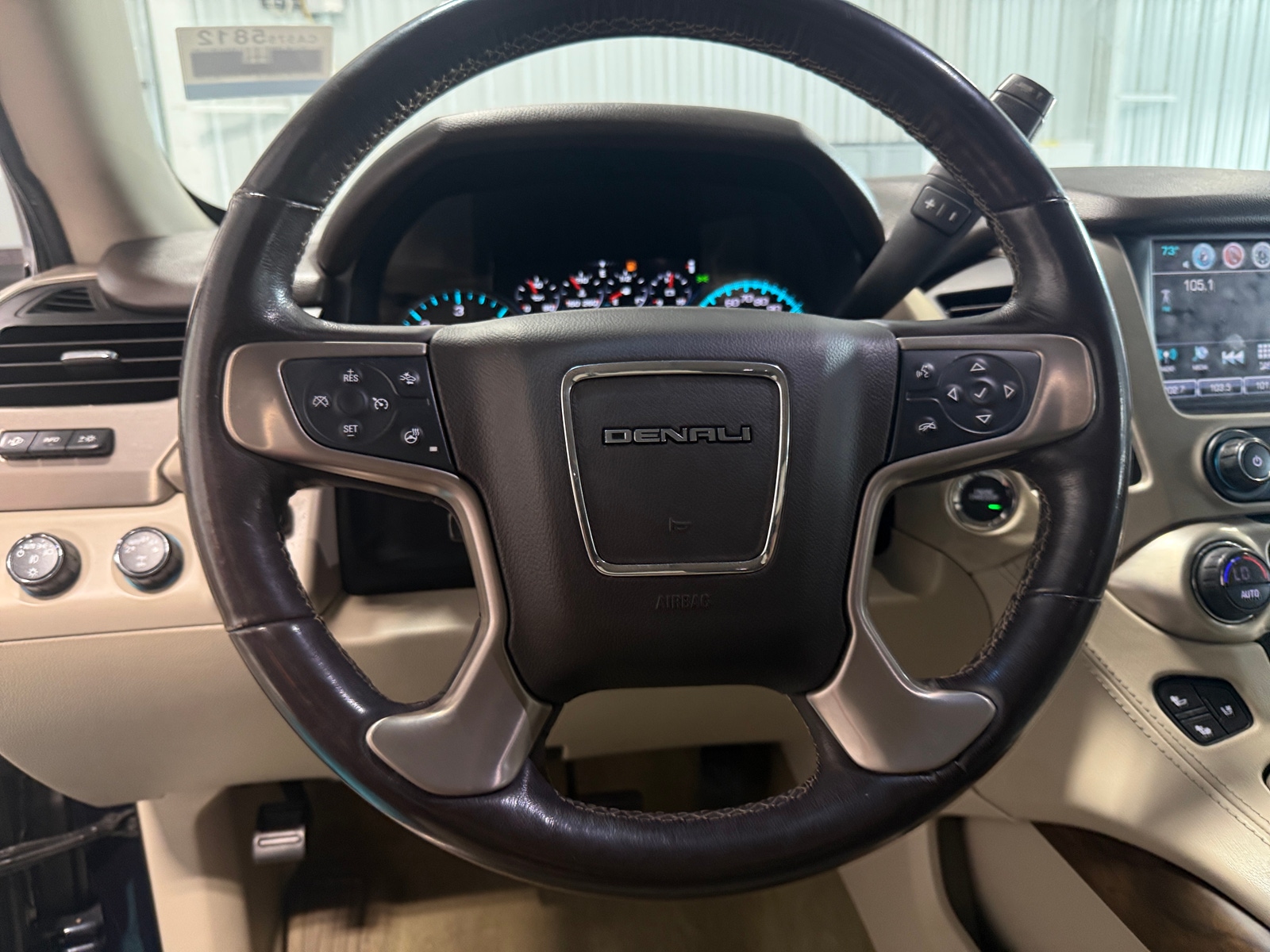 Thumbnail: 2018 GMC Yukon XL - 4