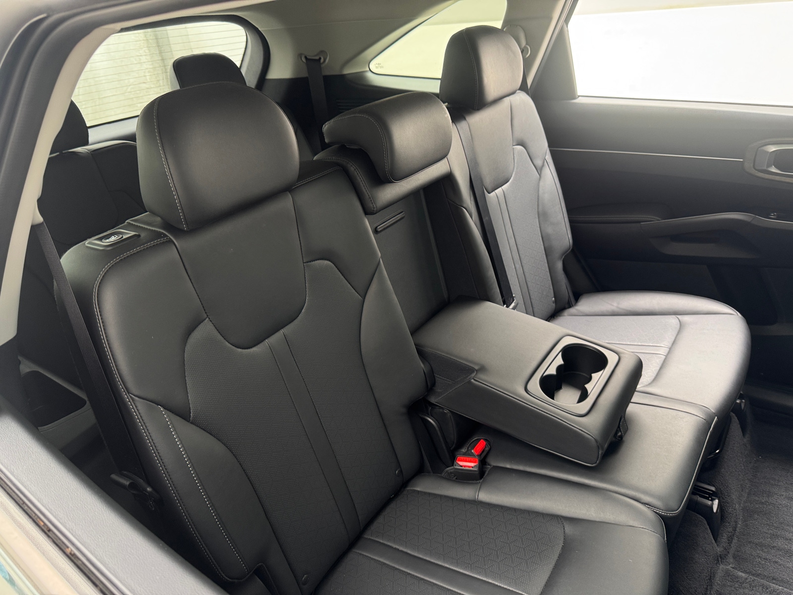 Thumbnail: 2023 Kia Sorento - 5