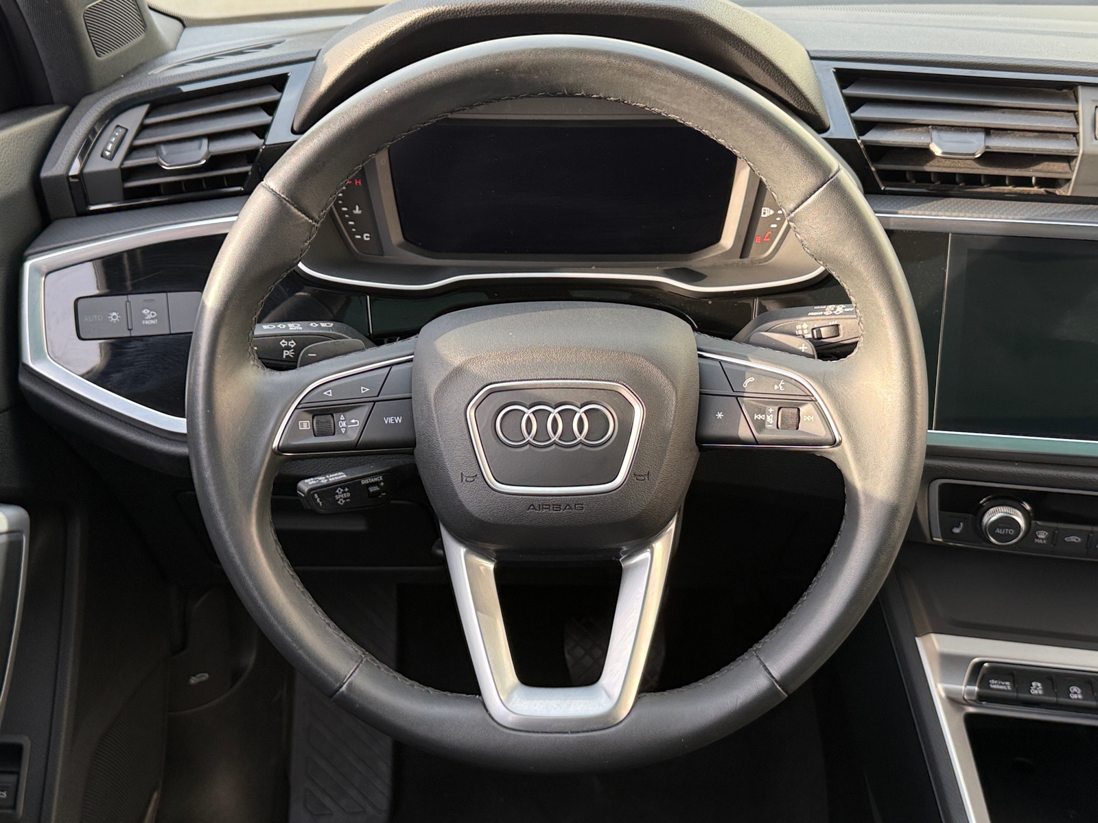 Thumbnail: 2025 Audi Q3 - 4