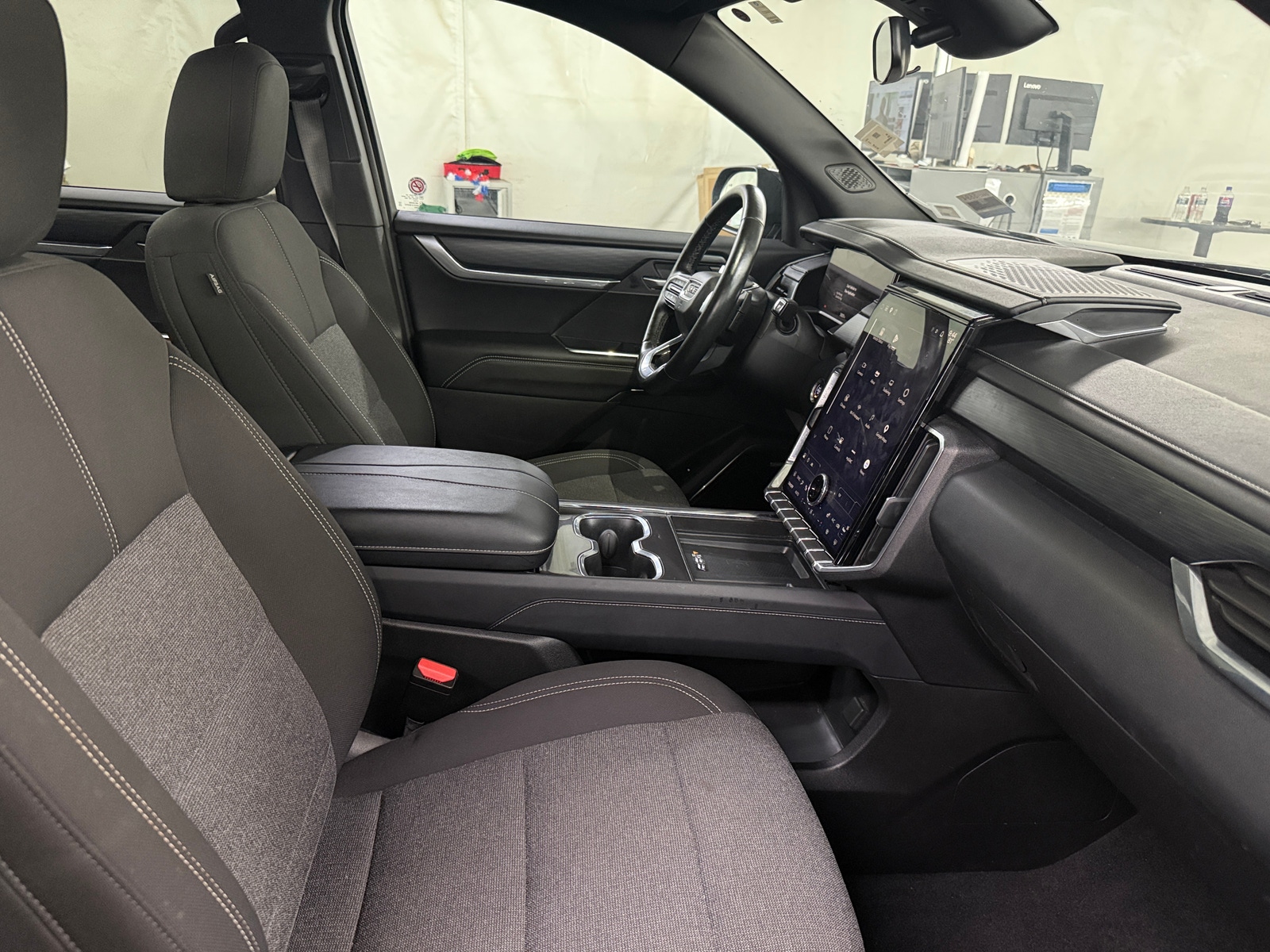 Thumbnail: 2025 GMC Acadia - 2