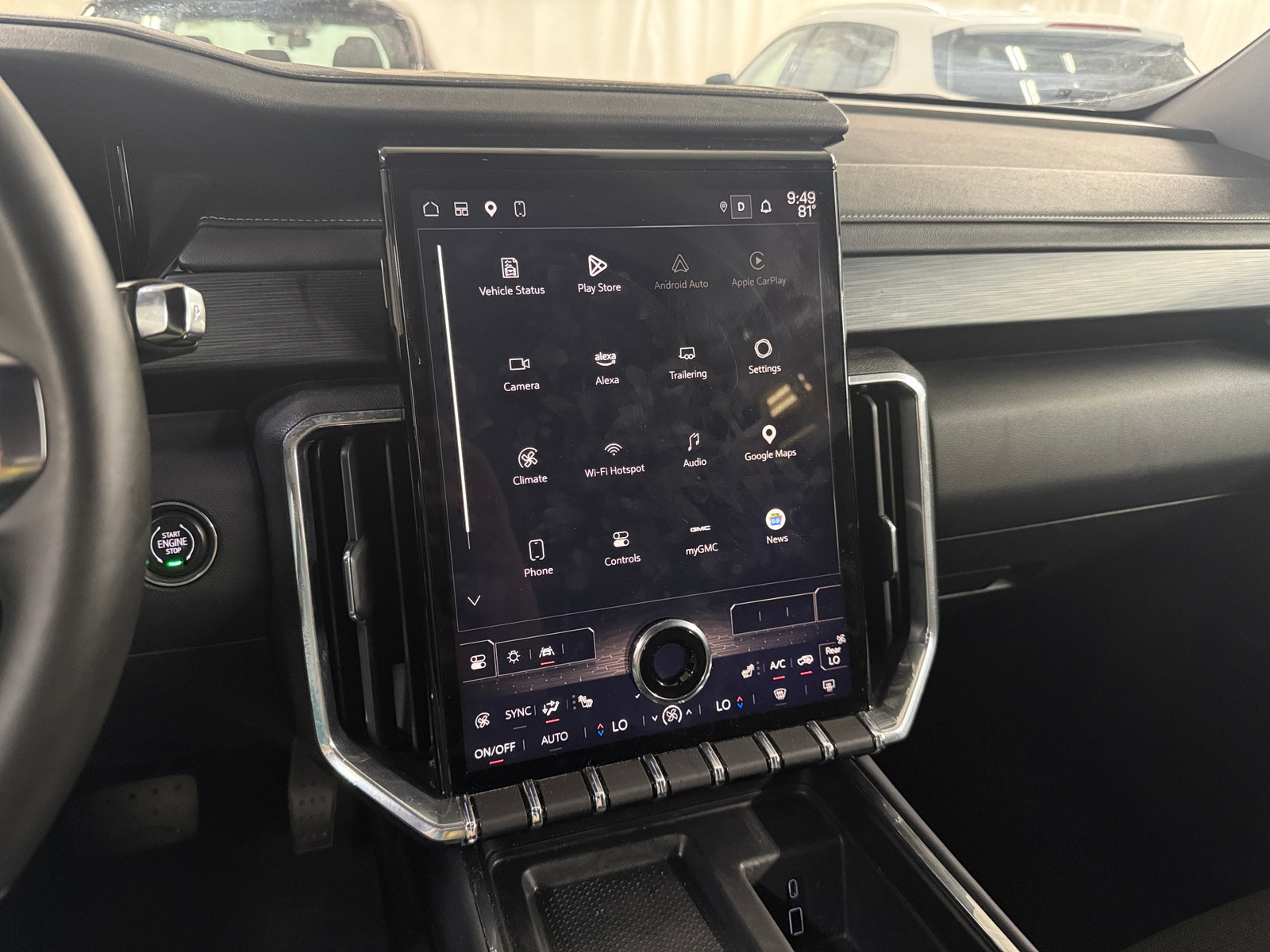 Thumbnail: 2025 GMC Acadia - 4