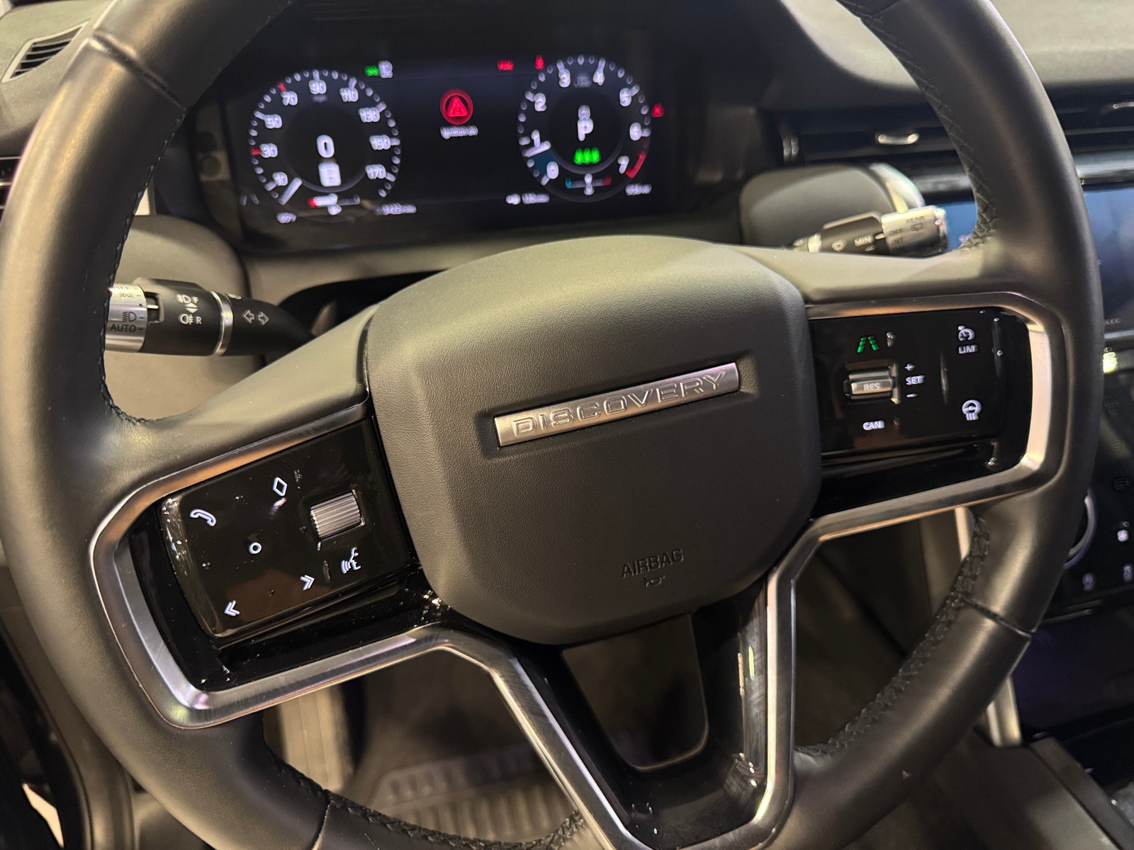 Thumbnail: 2021 Land Rover Discovery Sport - 4