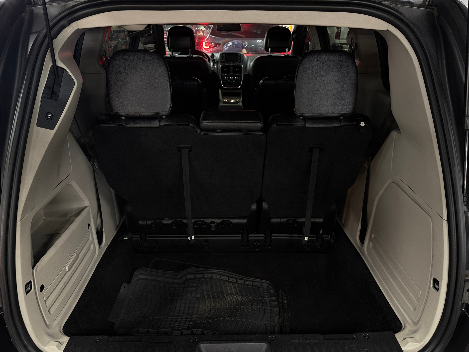Thumbnail: 2019 Dodge Grand Caravan - 6