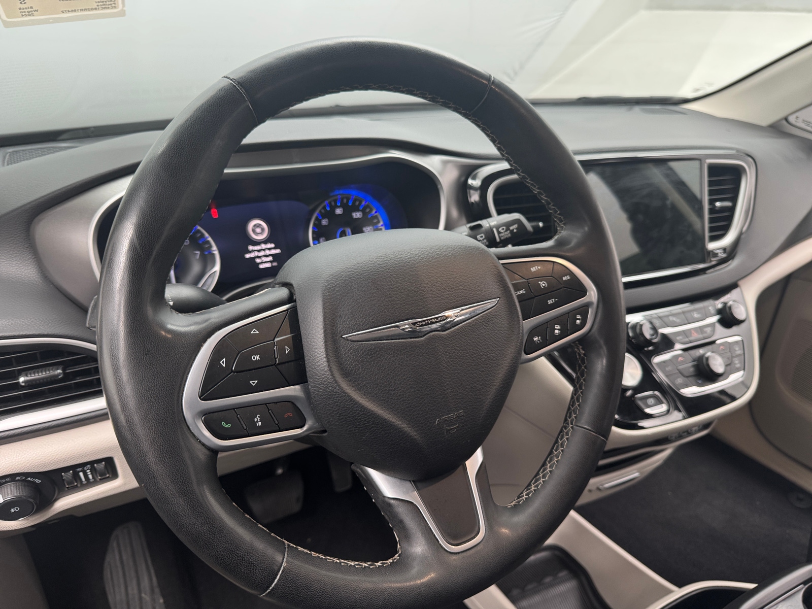 Thumbnail: 2024 Chrysler Pacifica - 4