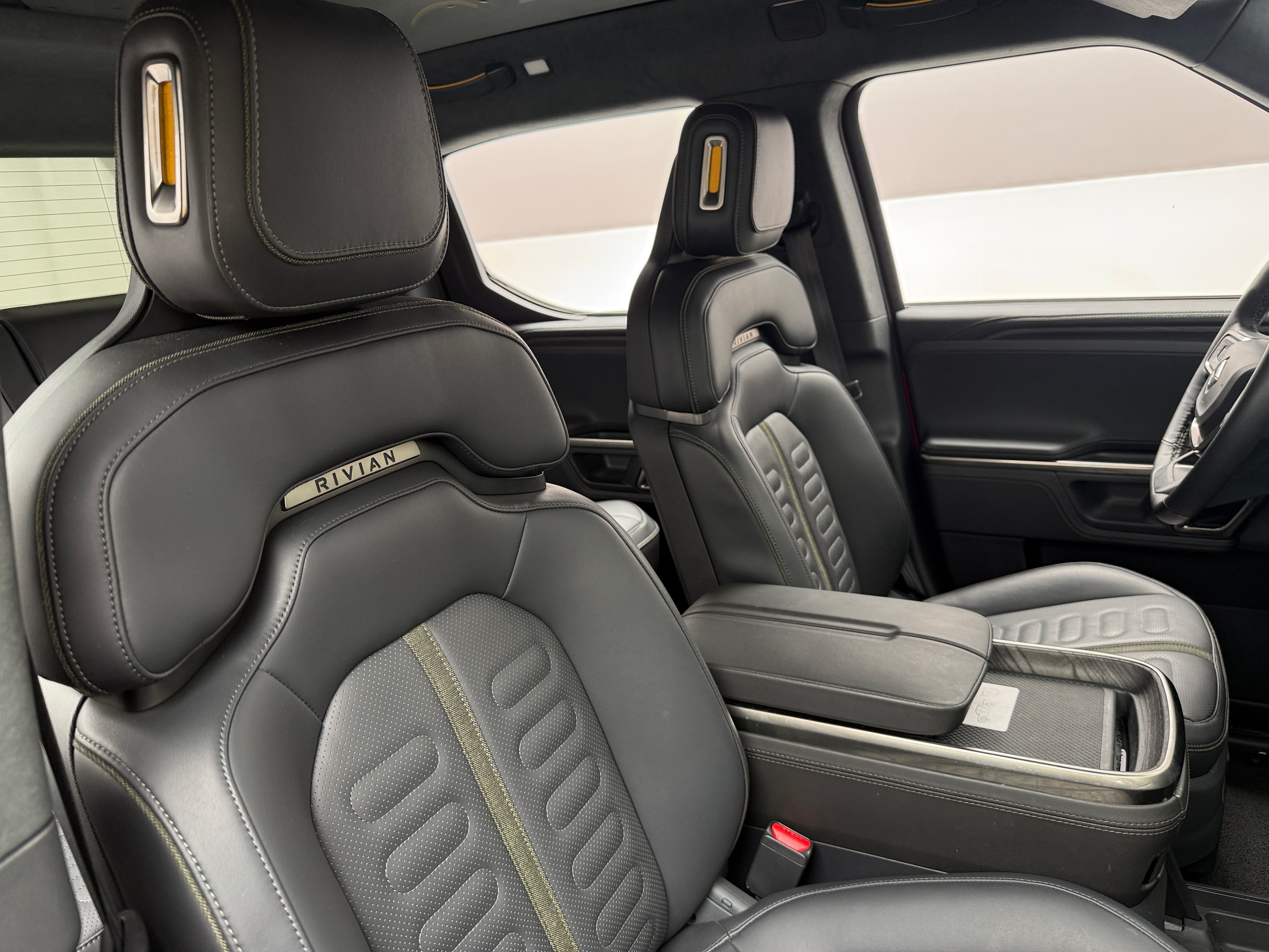 Used 2023 Rivian R1T Adventure with VIN 7FCTGAAA4PN019454 for sale in Oak Creek, WI