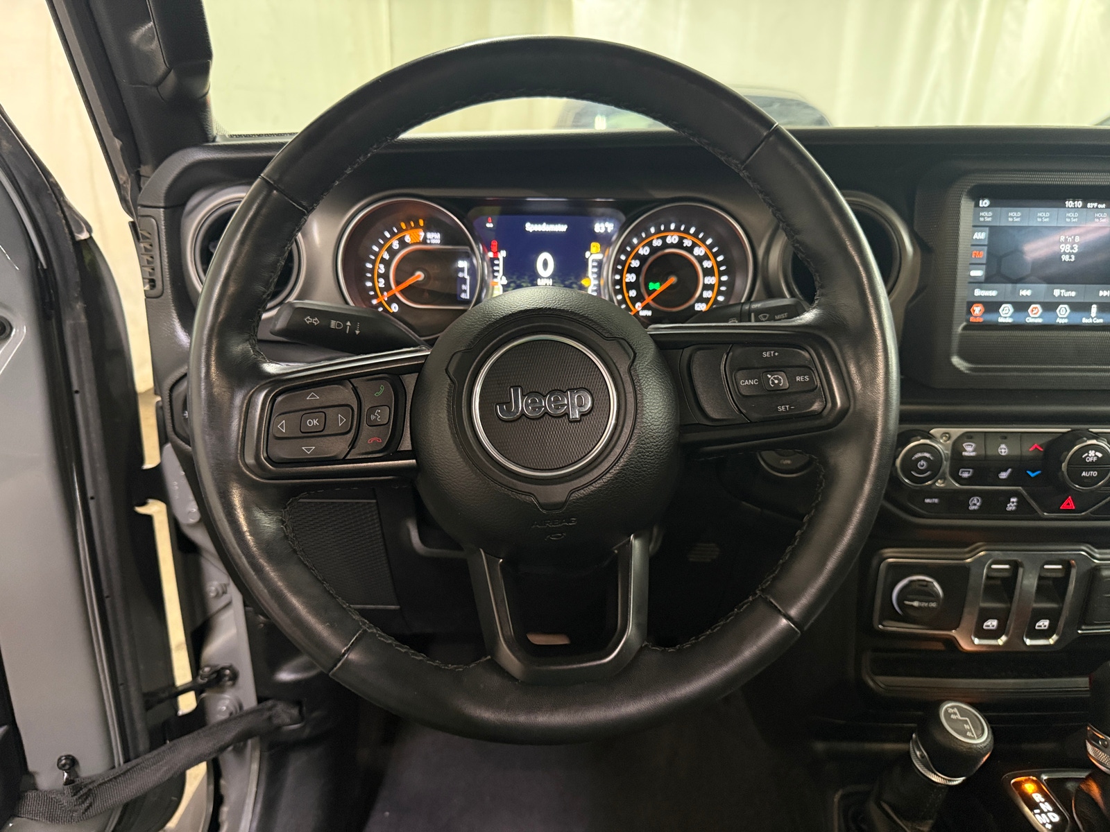 Thumbnail: 2022 Jeep Wrangler - 5