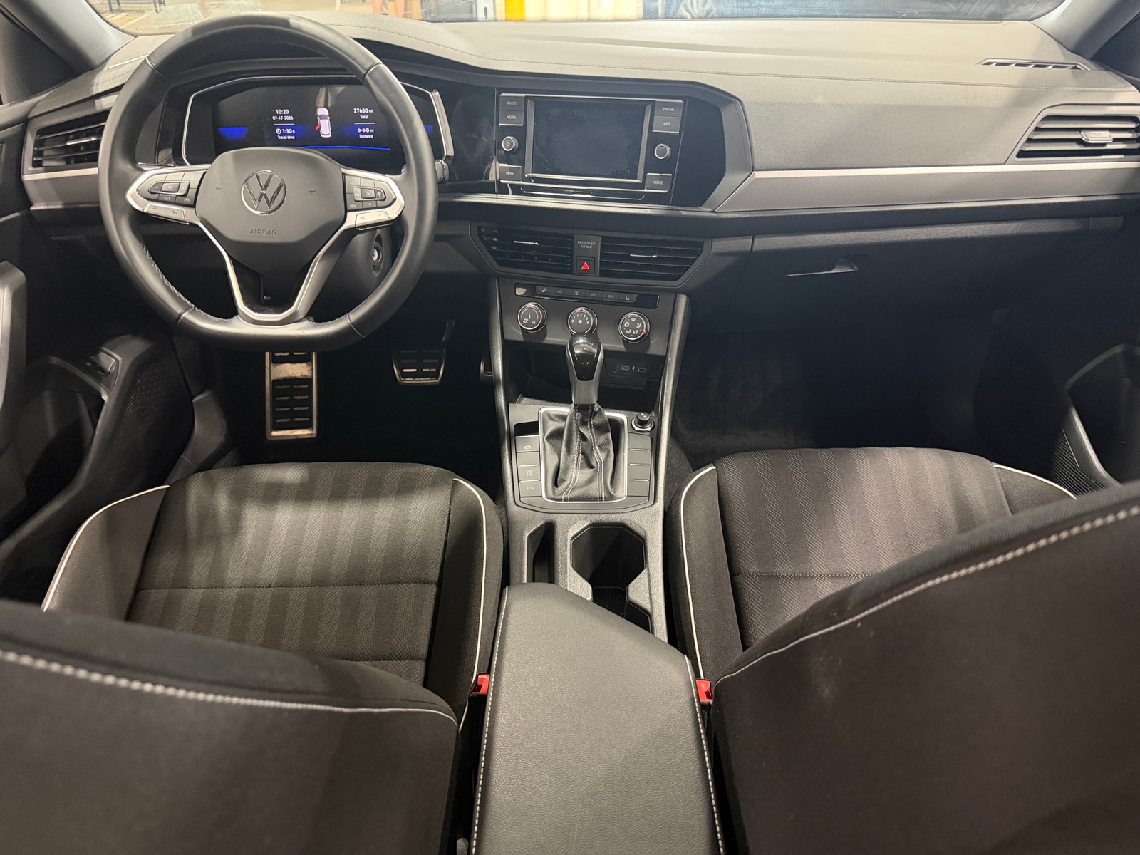 Thumbnail: 2024 Volkswagen Jetta - 3