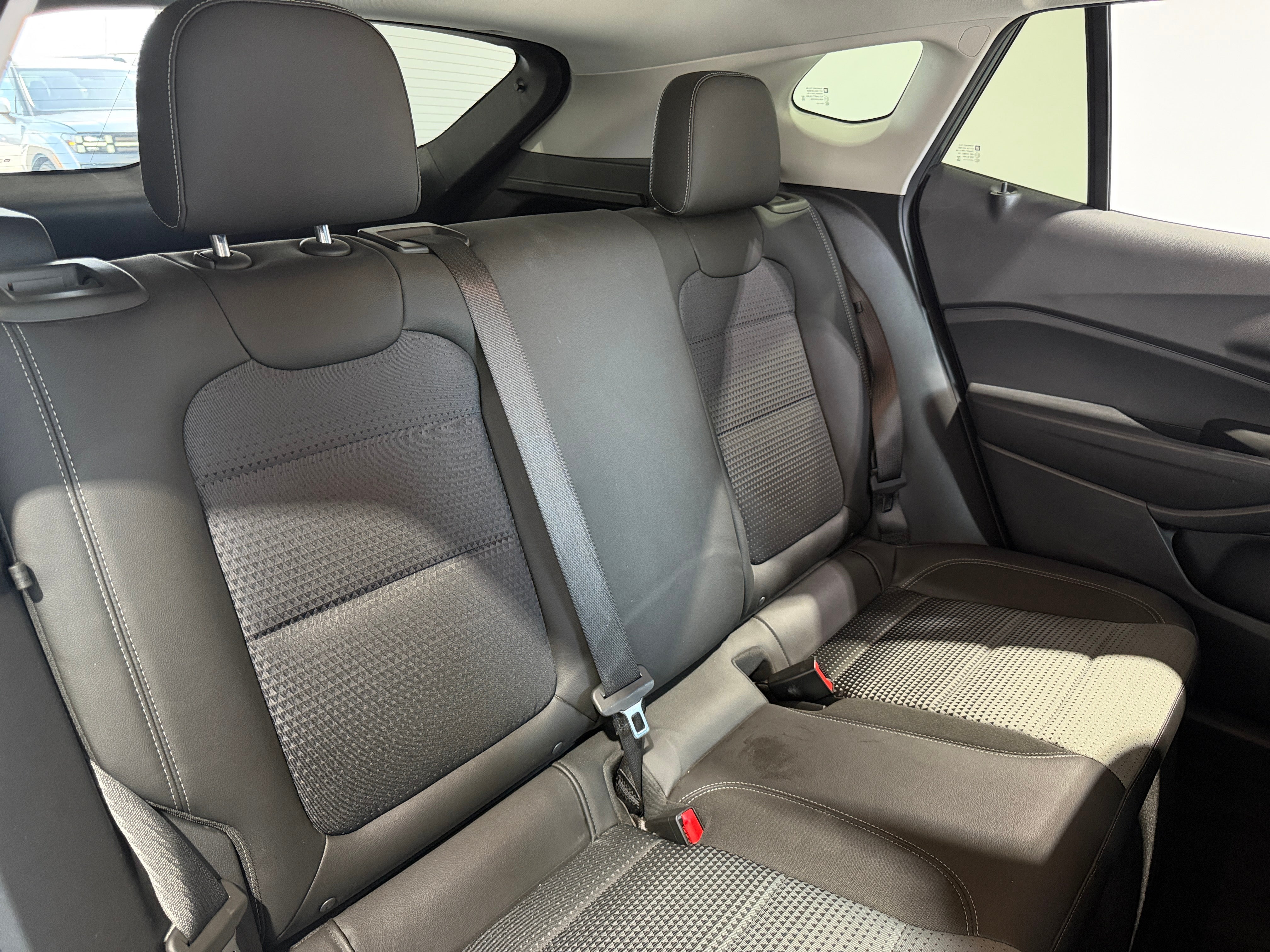 2025 Chevrolet Trax LT - Photo 8