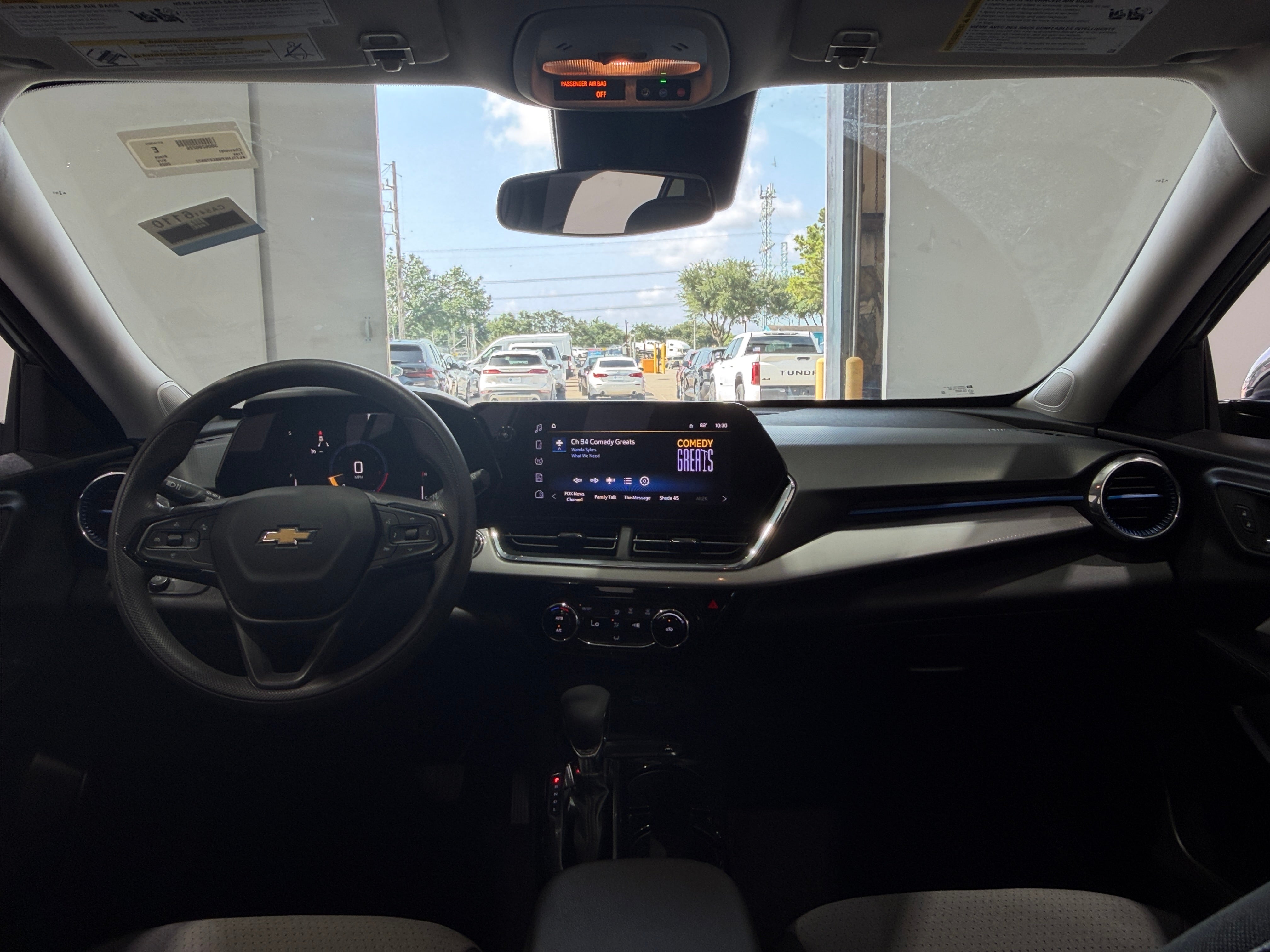 2025 Chevrolet Trax LT - Photo 9
