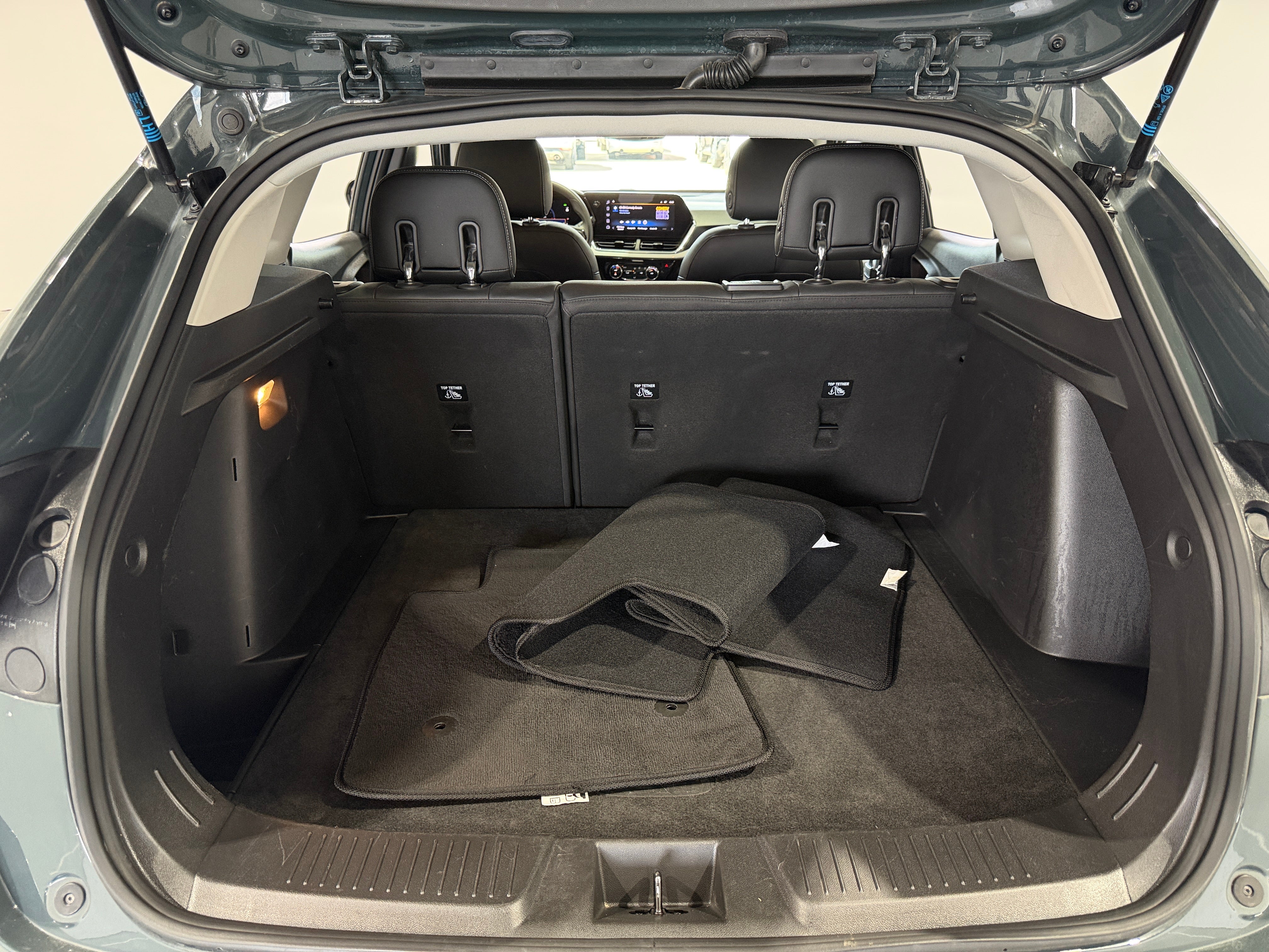 2025 Chevrolet Trax LT - Photo 10