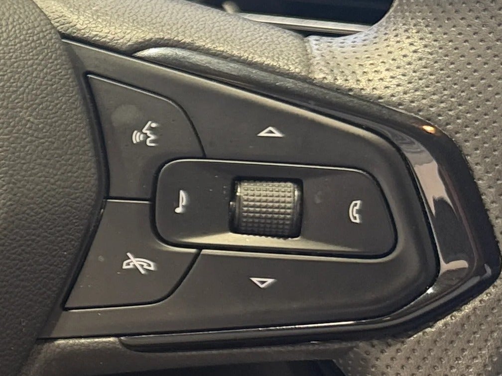 2025 Chevrolet Trax LT - Photo 14