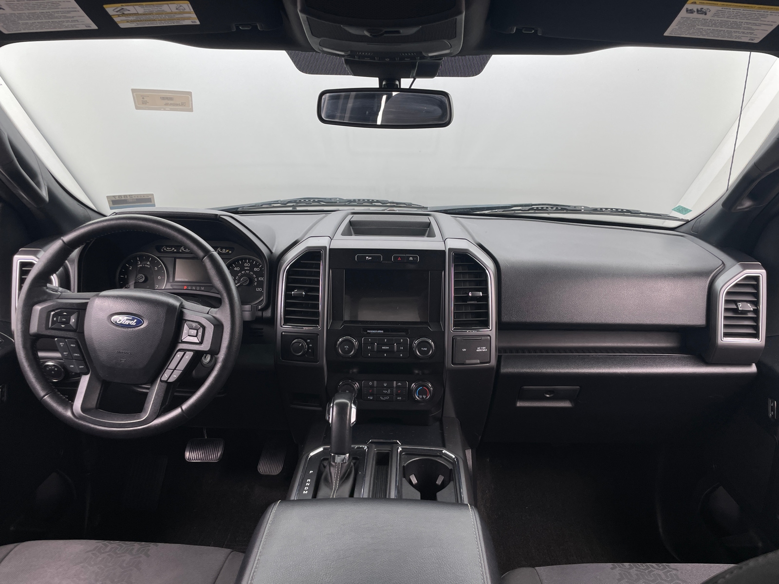 Thumbnail: 2019 Ford Econoline - 3