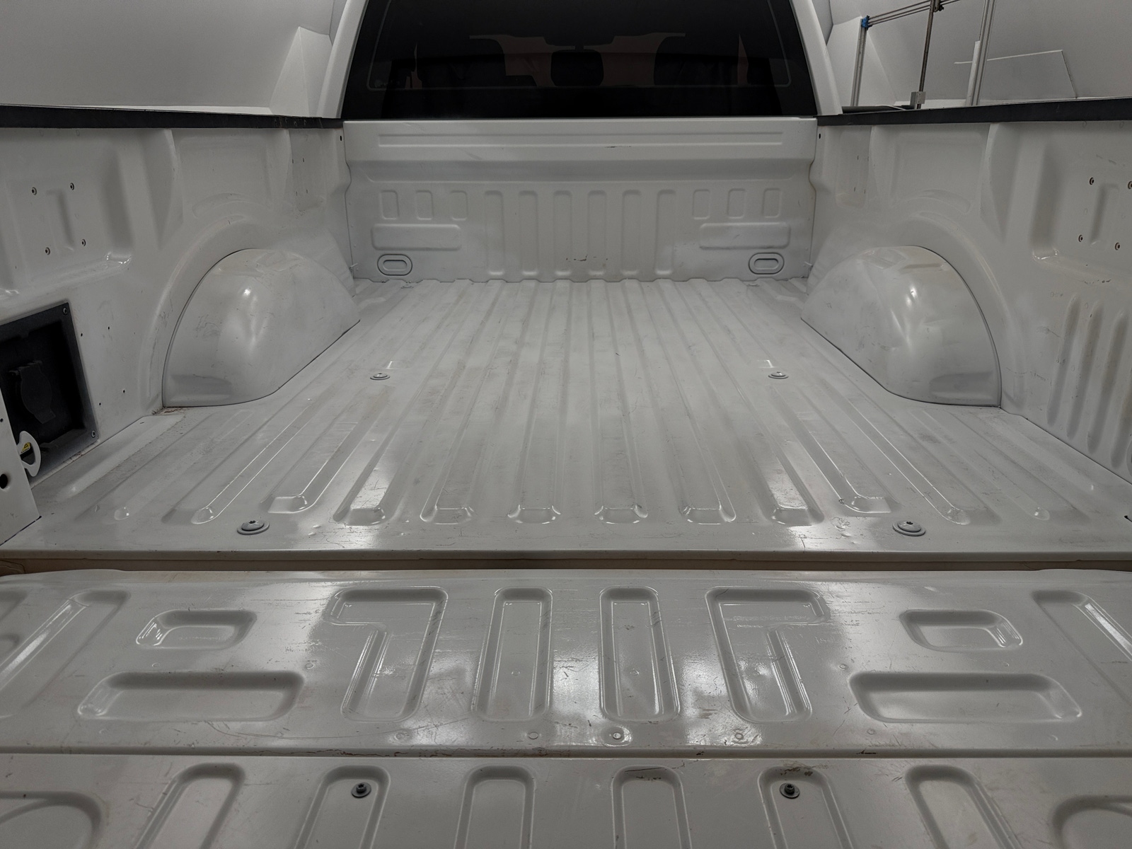 Thumbnail: 2022 Ford Econoline - 6