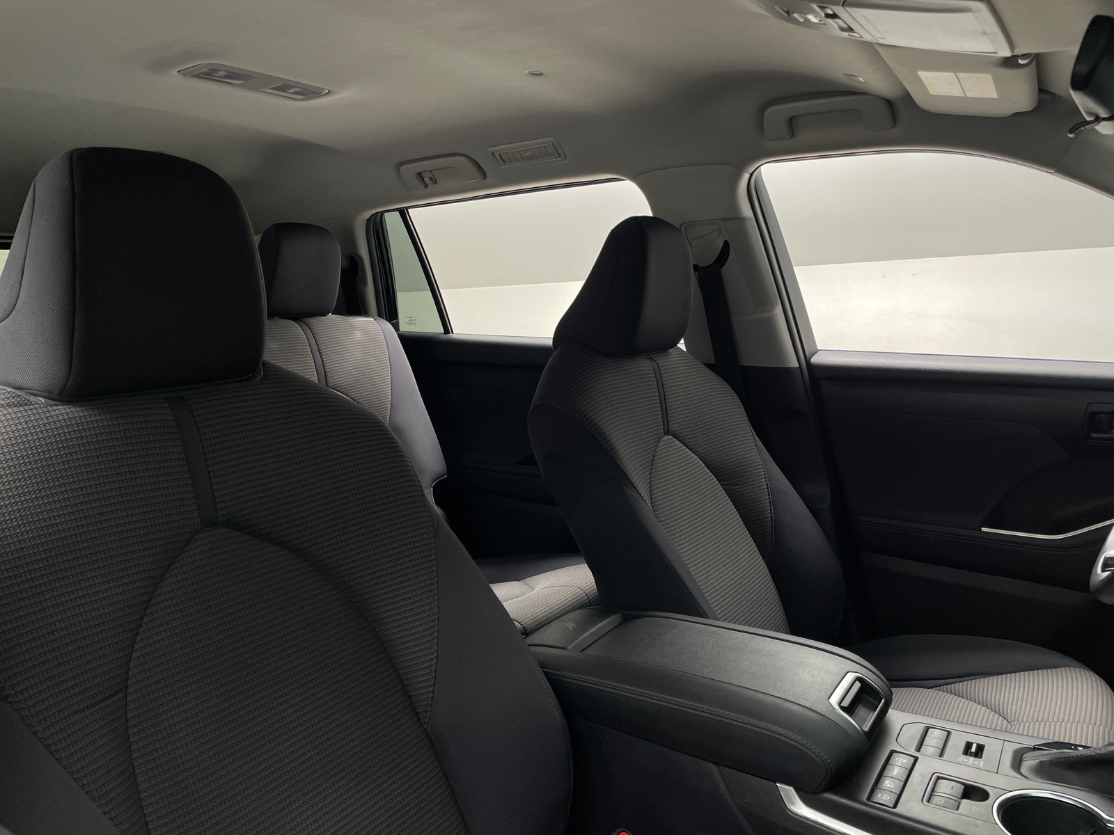 Thumbnail: 2020 Toyota Highlander - 2