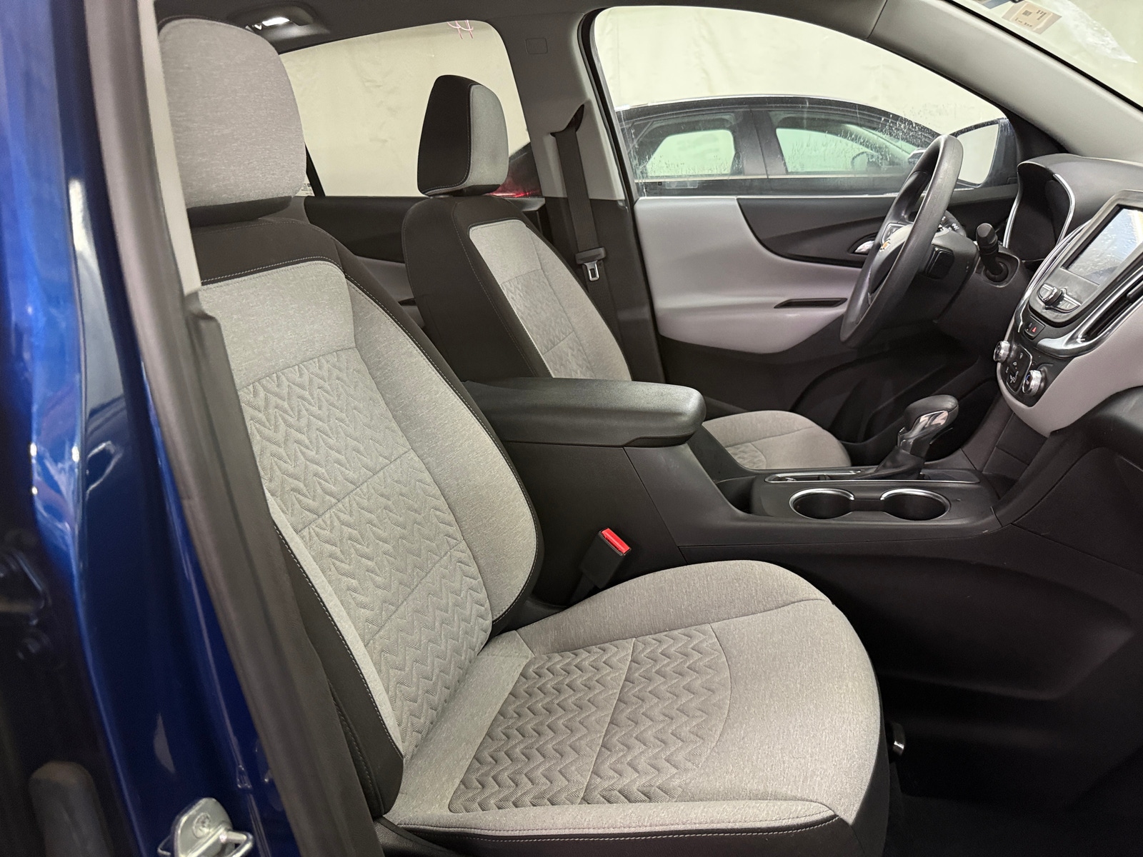 Thumbnail: 2022 Chevrolet Equinox - 2