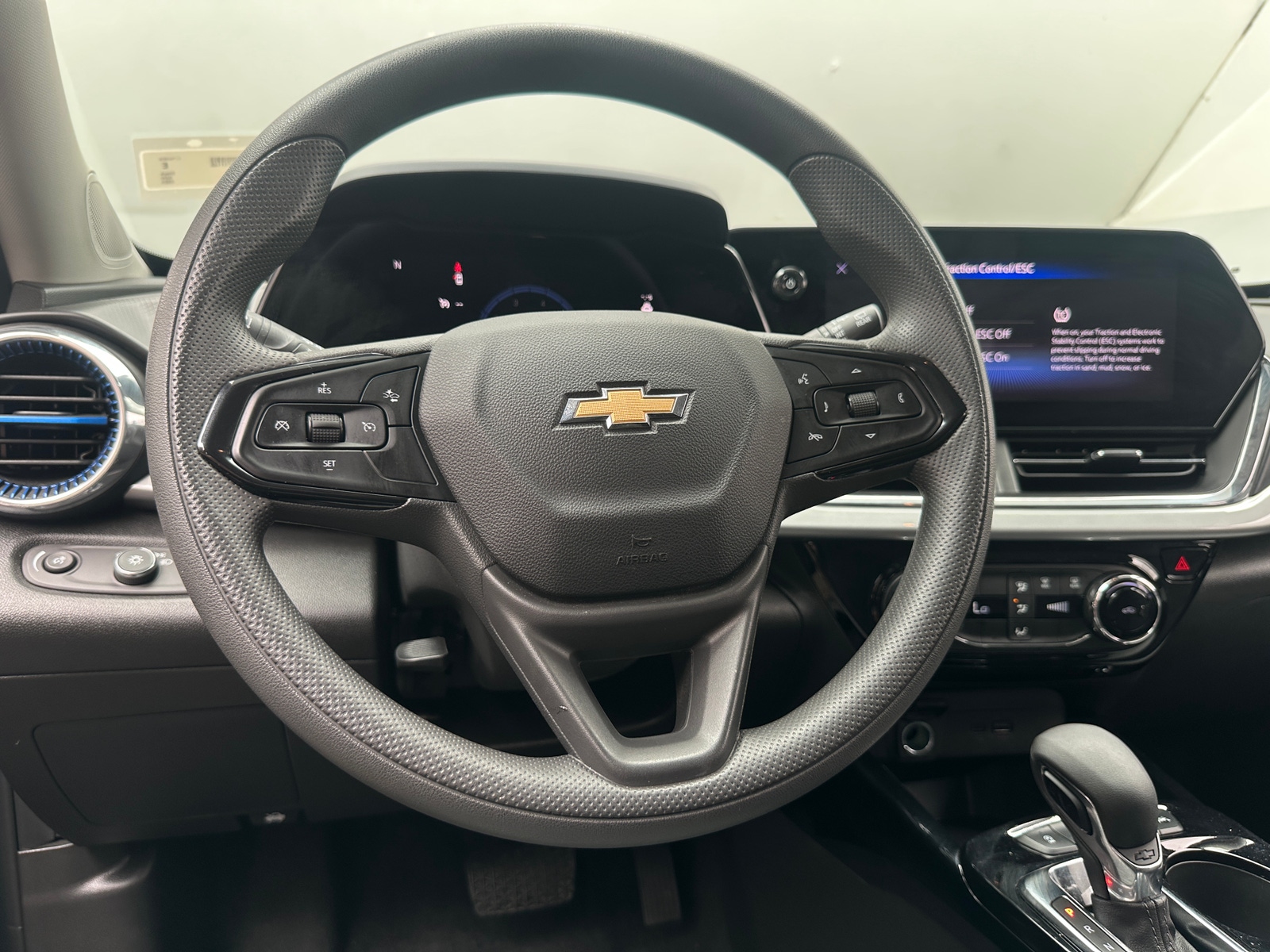 Thumbnail: 2025 Chevrolet Trax - 5