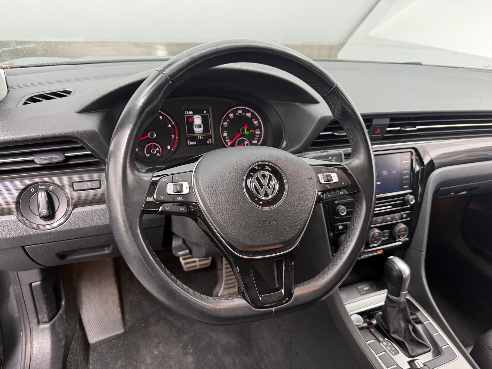 Thumbnail: 2020 Volkswagen Passat - 4