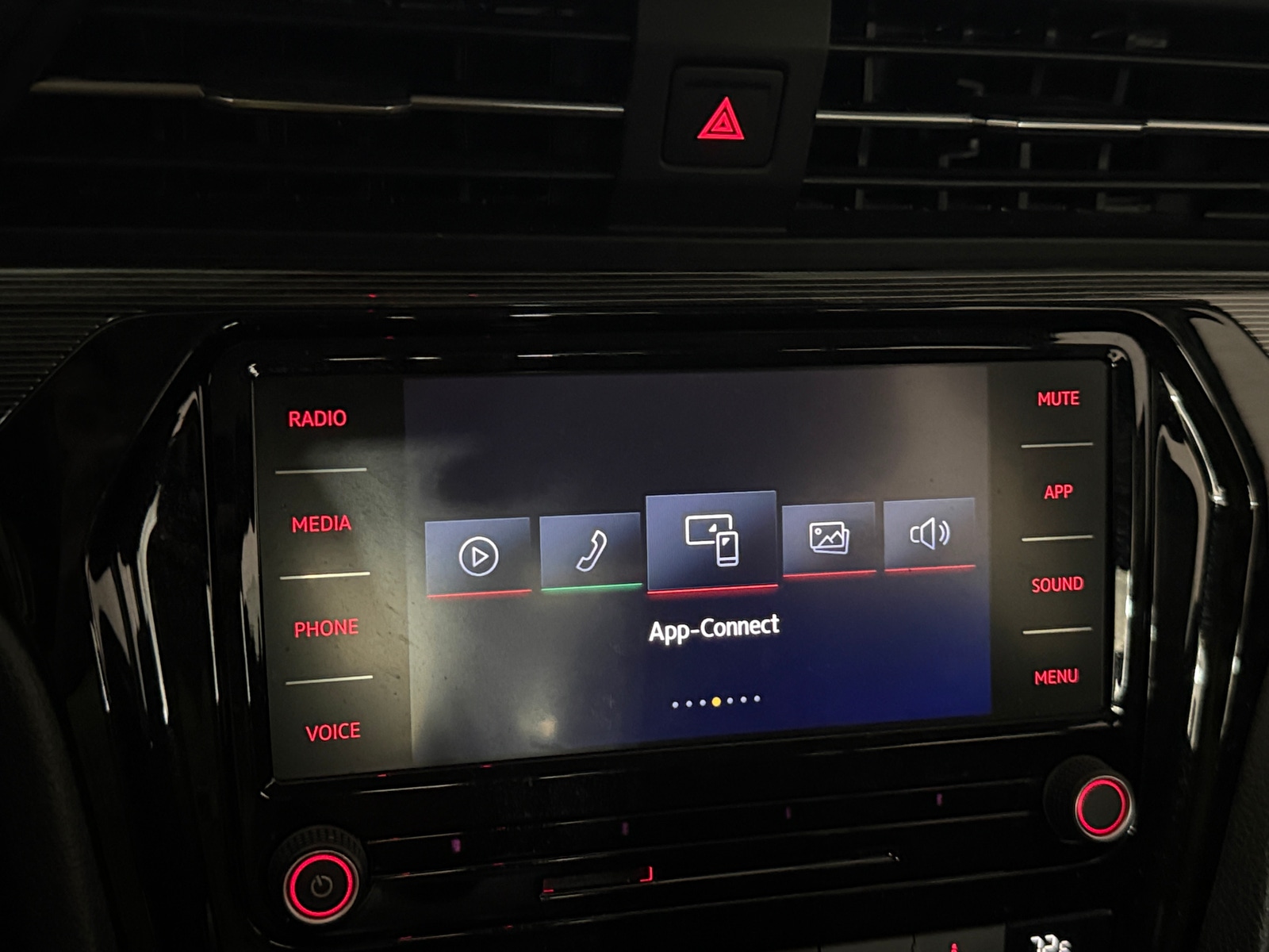 Thumbnail: 2020 Volkswagen Passat - 3