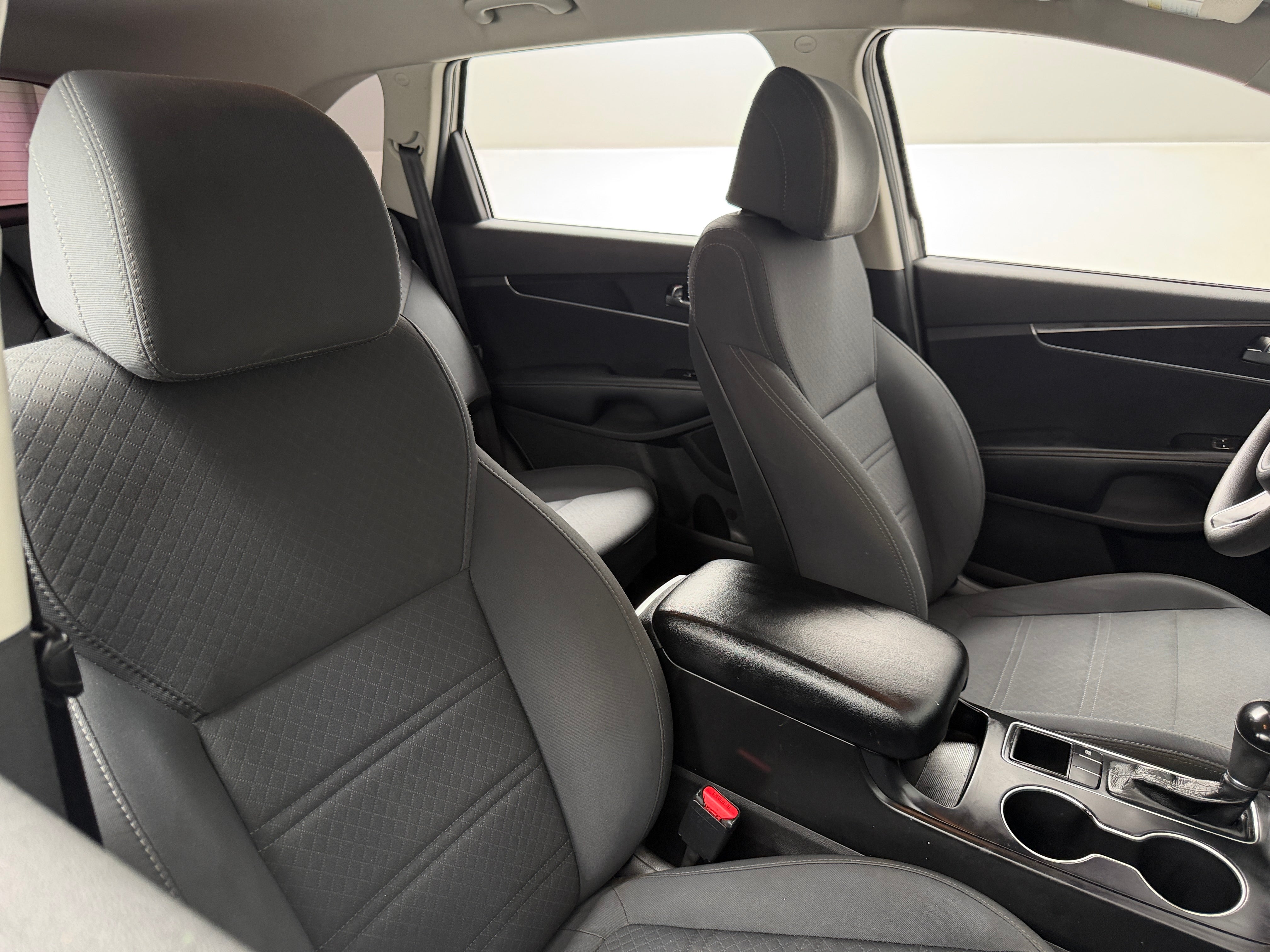 Used 2017 Kia Sorento L with VIN 5XYPG4A3XHG270983 for sale in Pewaukee, WI