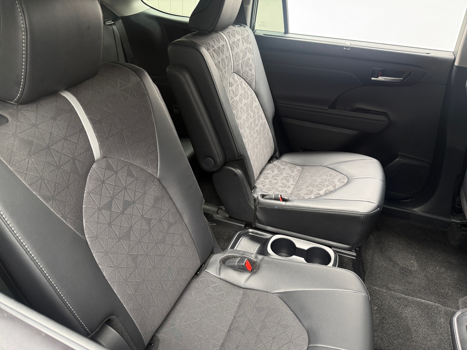 Thumbnail: 2024 Toyota Highlander - 5