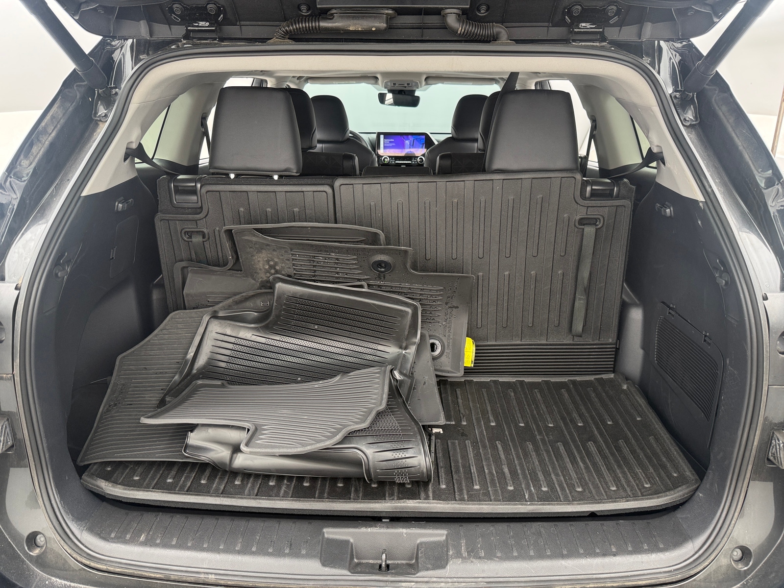 Thumbnail: 2024 Toyota Highlander - 6
