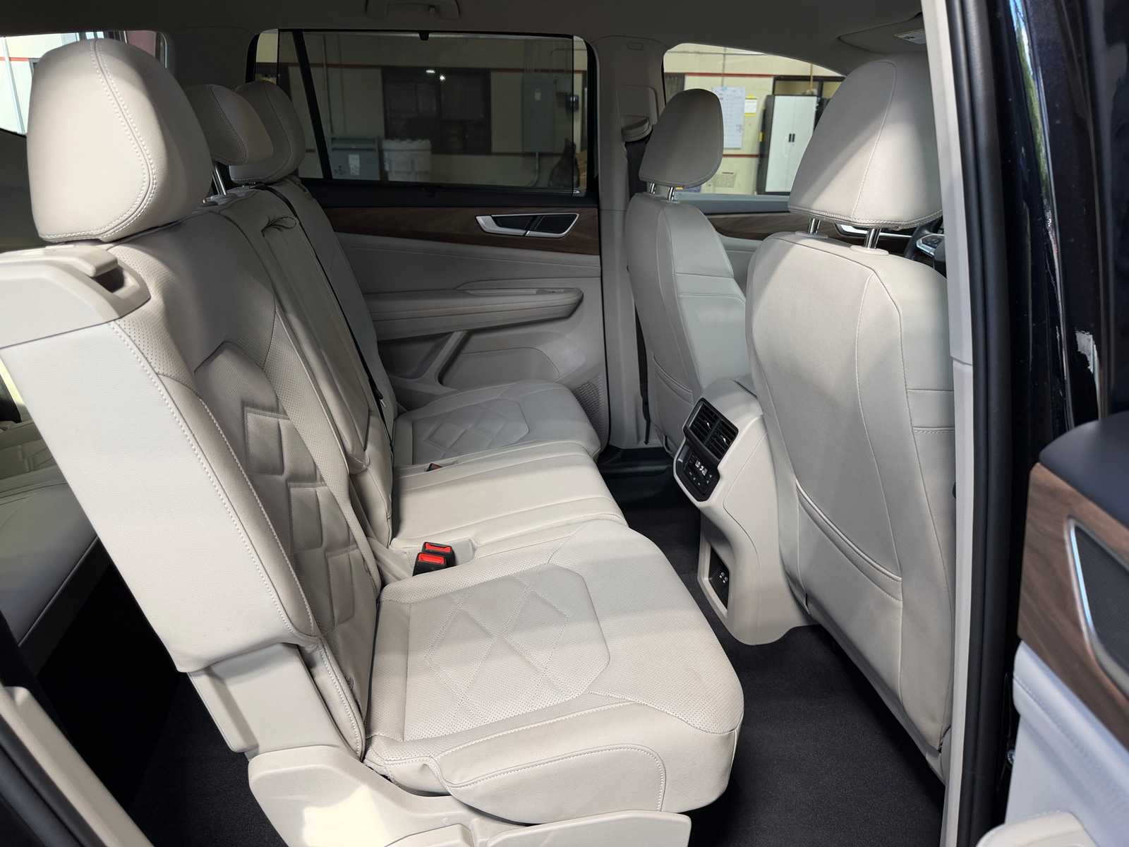 Thumbnail: 2026 Volkswagen Atlas - 5