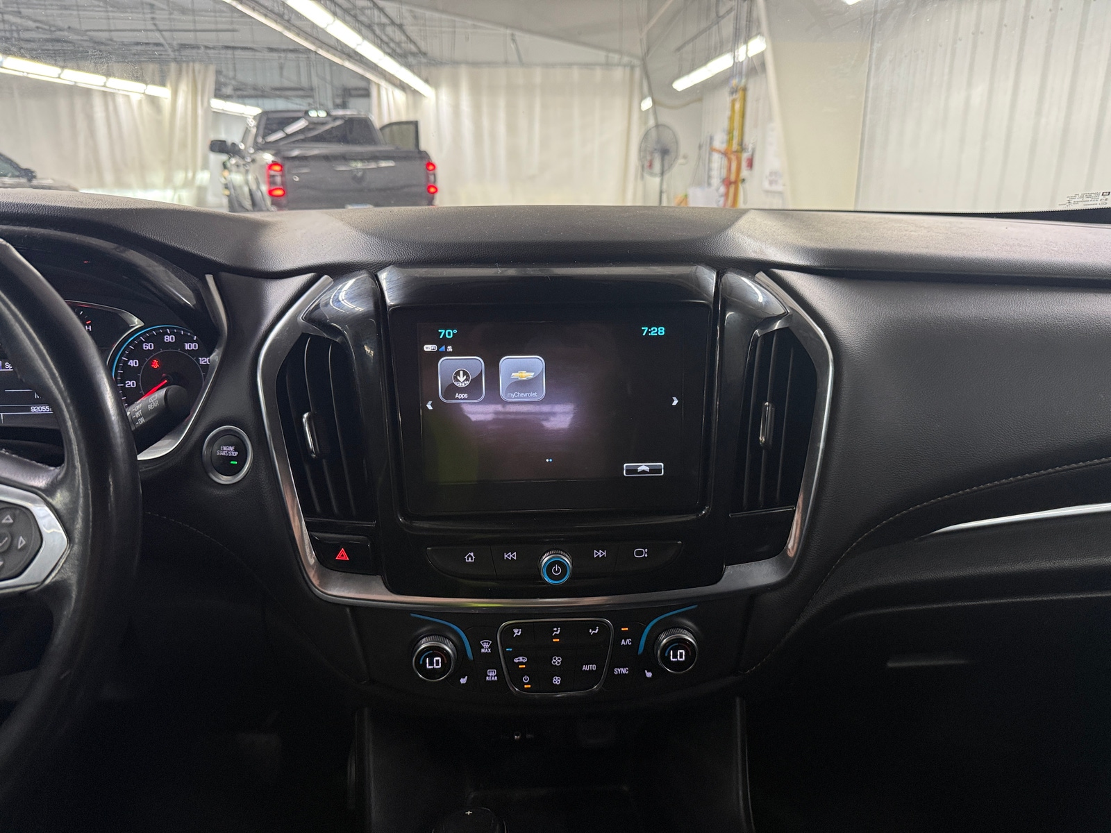 Thumbnail: 2019 Chevrolet Traverse - 4
