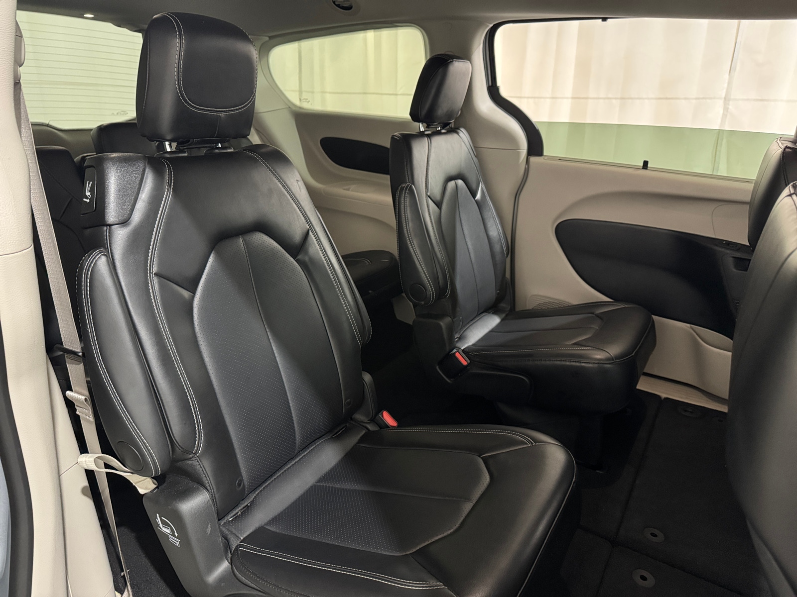 Thumbnail: 2024 Chrysler Pacifica - 5
