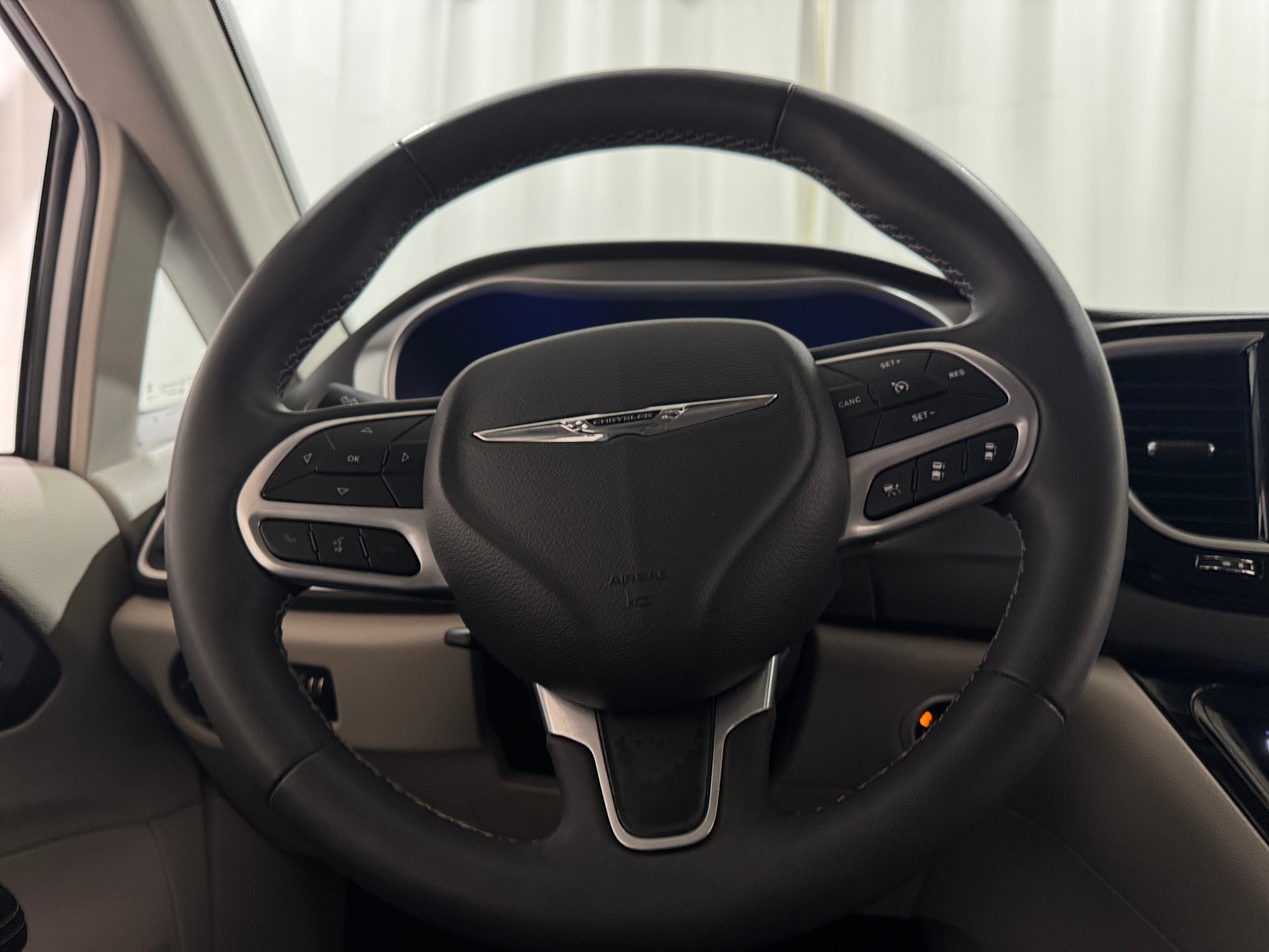Thumbnail: 2024 Chrysler Pacifica - 4