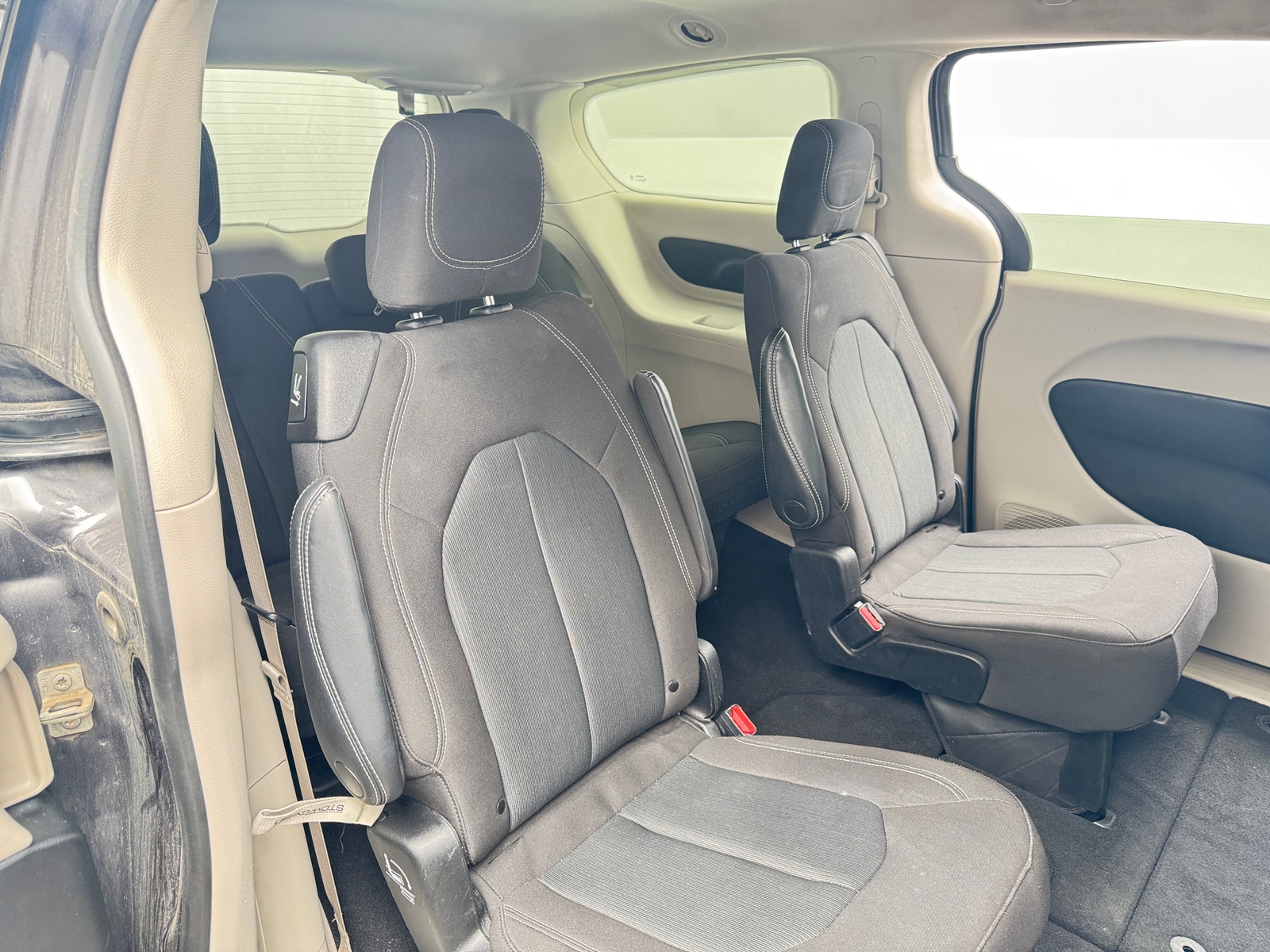 Thumbnail: 2023 Chrysler Voyager - 6
