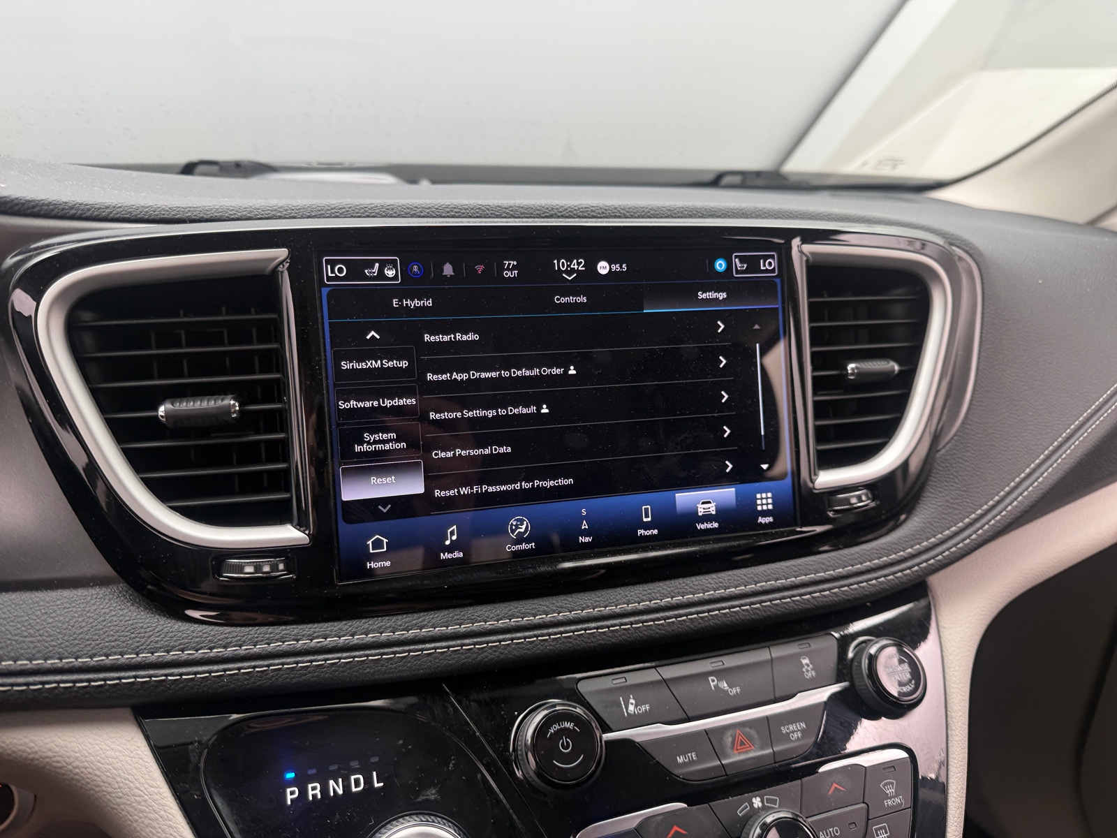 Thumbnail: 2024 Chrysler Pacifica - 4