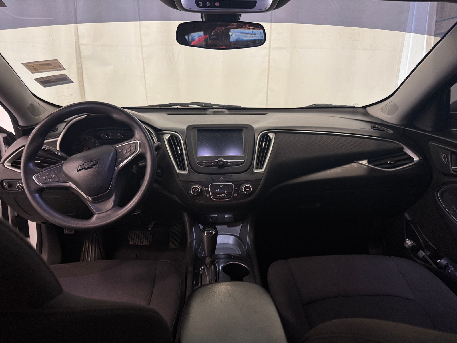 Thumbnail: 2018 Chevrolet Malibu - 3