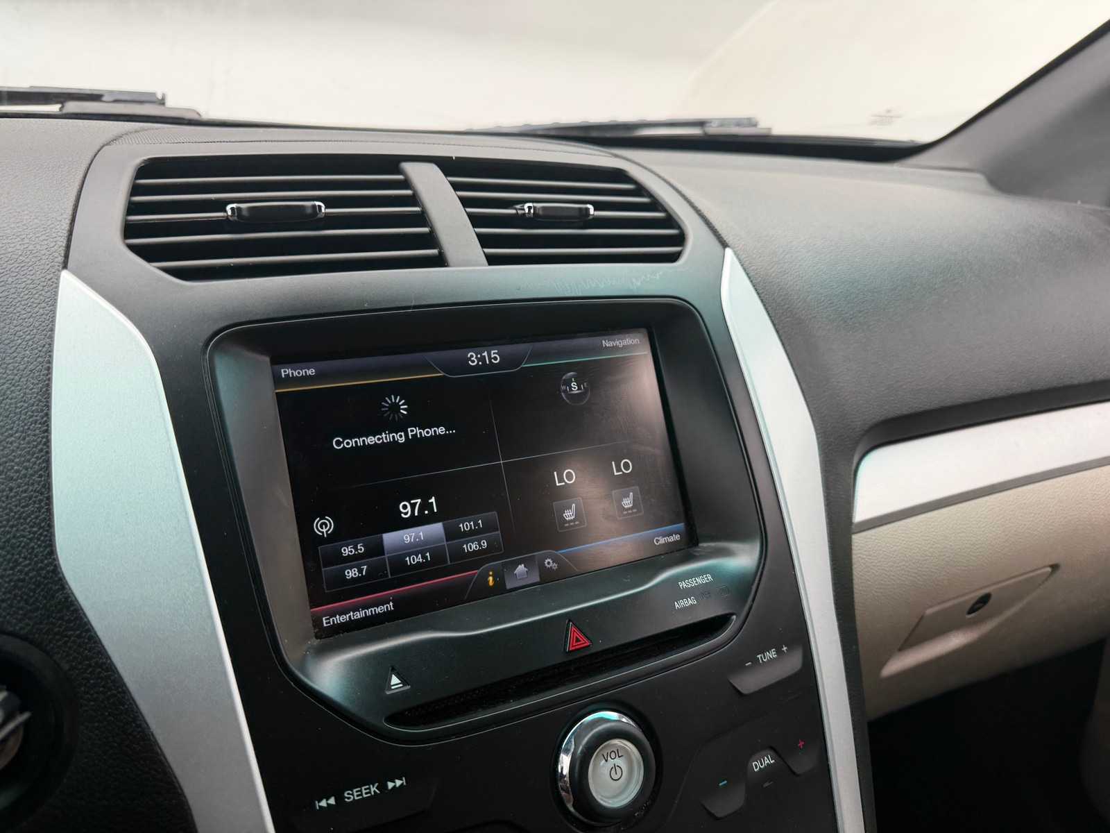 Thumbnail: 2015 Ford Explorer - 4