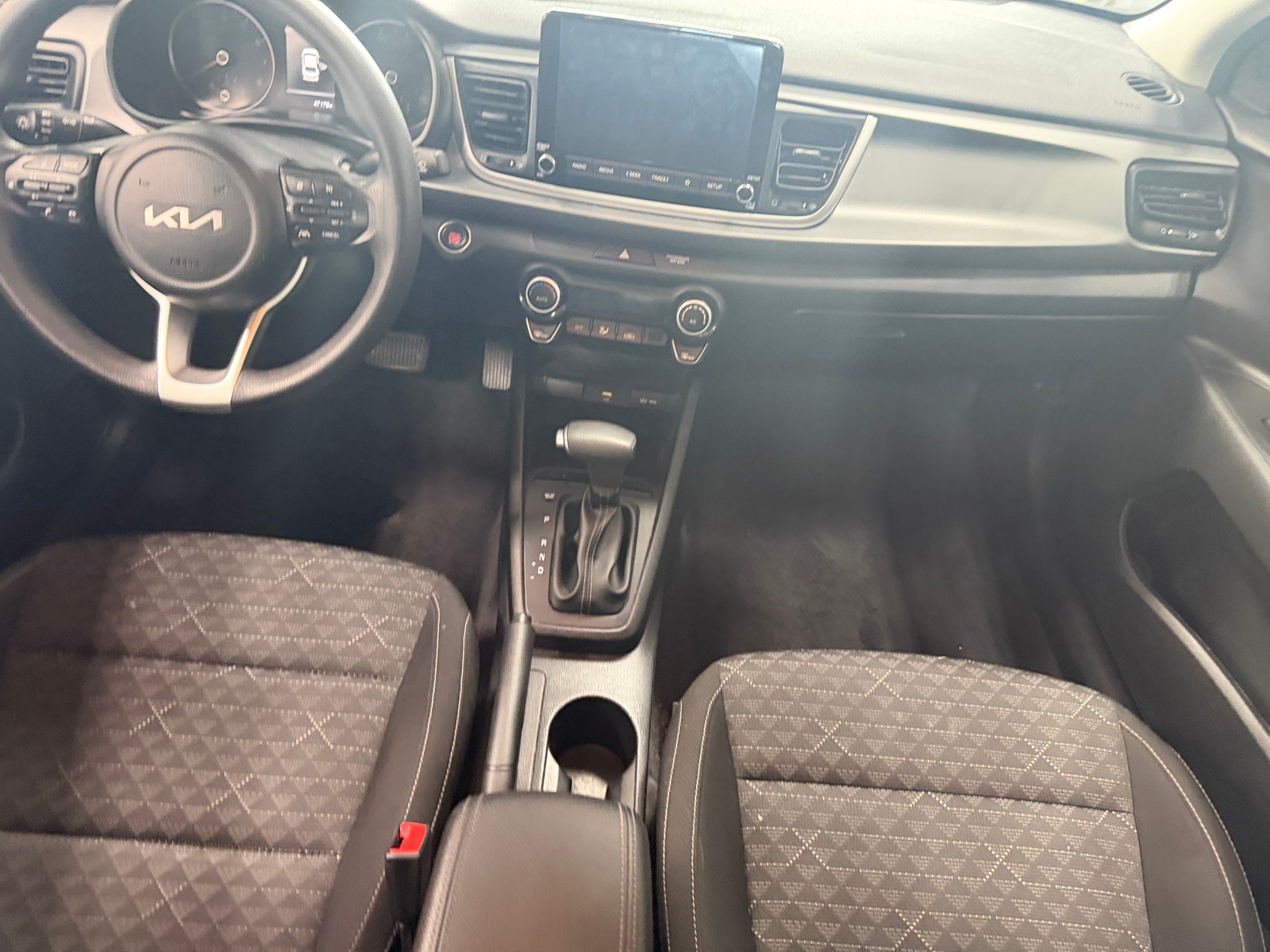Thumbnail: 2022 Kia Rio - 3